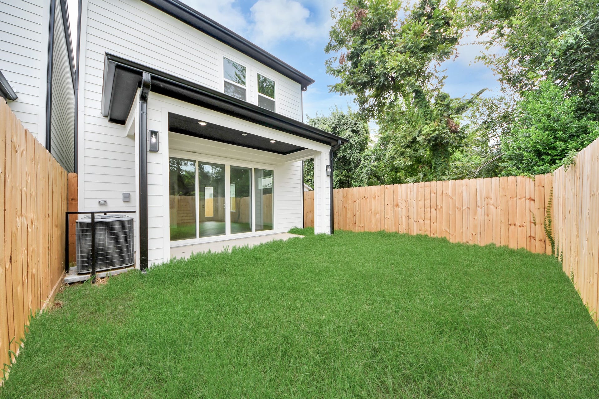 2606 Winbern Street, Houston, TX 77004 Backyard