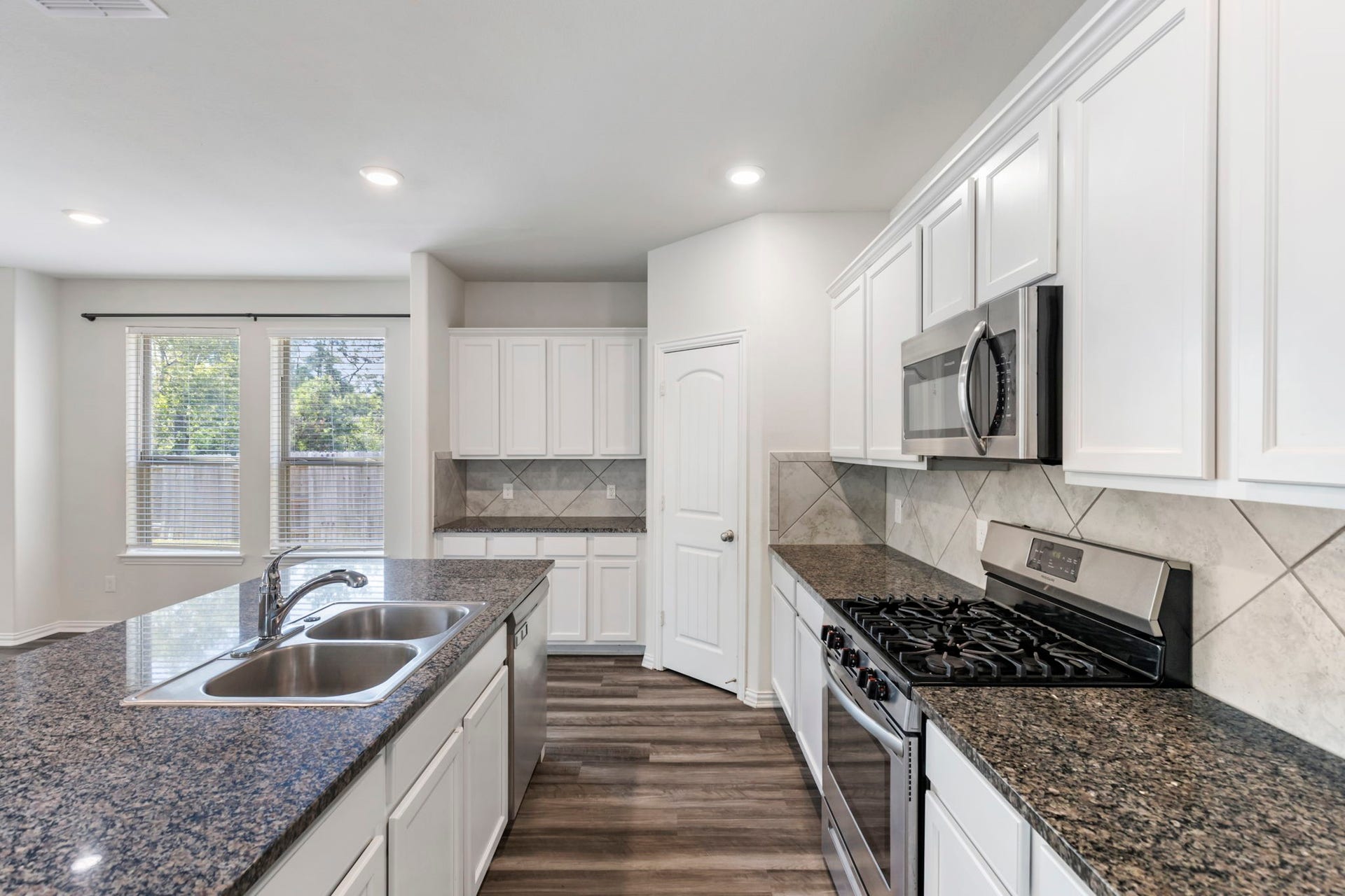 28068 Dove Chase Drive, Spring, TX 77386