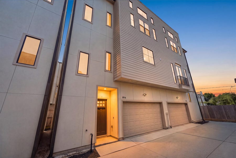 Property photo for 816 W 22nd Street, Houston, TX
