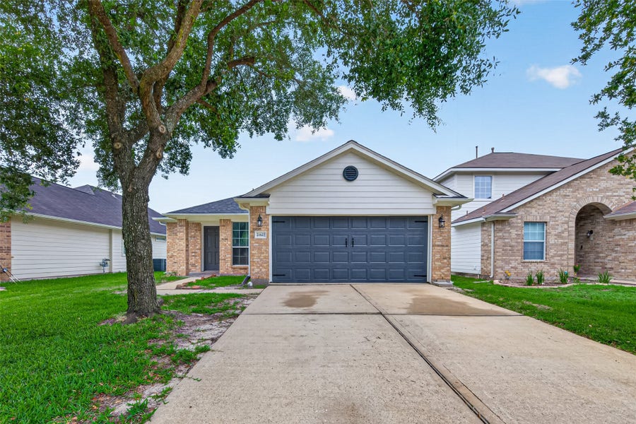 Property photo for 21627 Falvel Misty Drive, Spring, TX