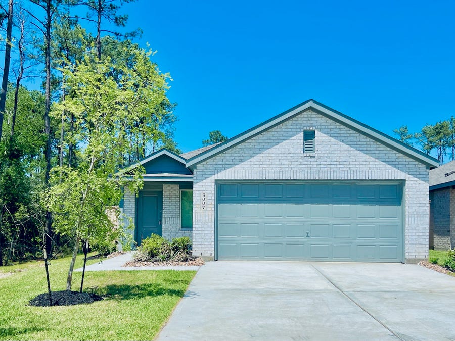 Property photo for 3007 Mallorca Drive, Conroe, TX