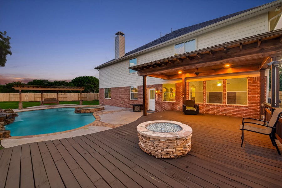 Property photo for 394 Dover Lane, League City, TX