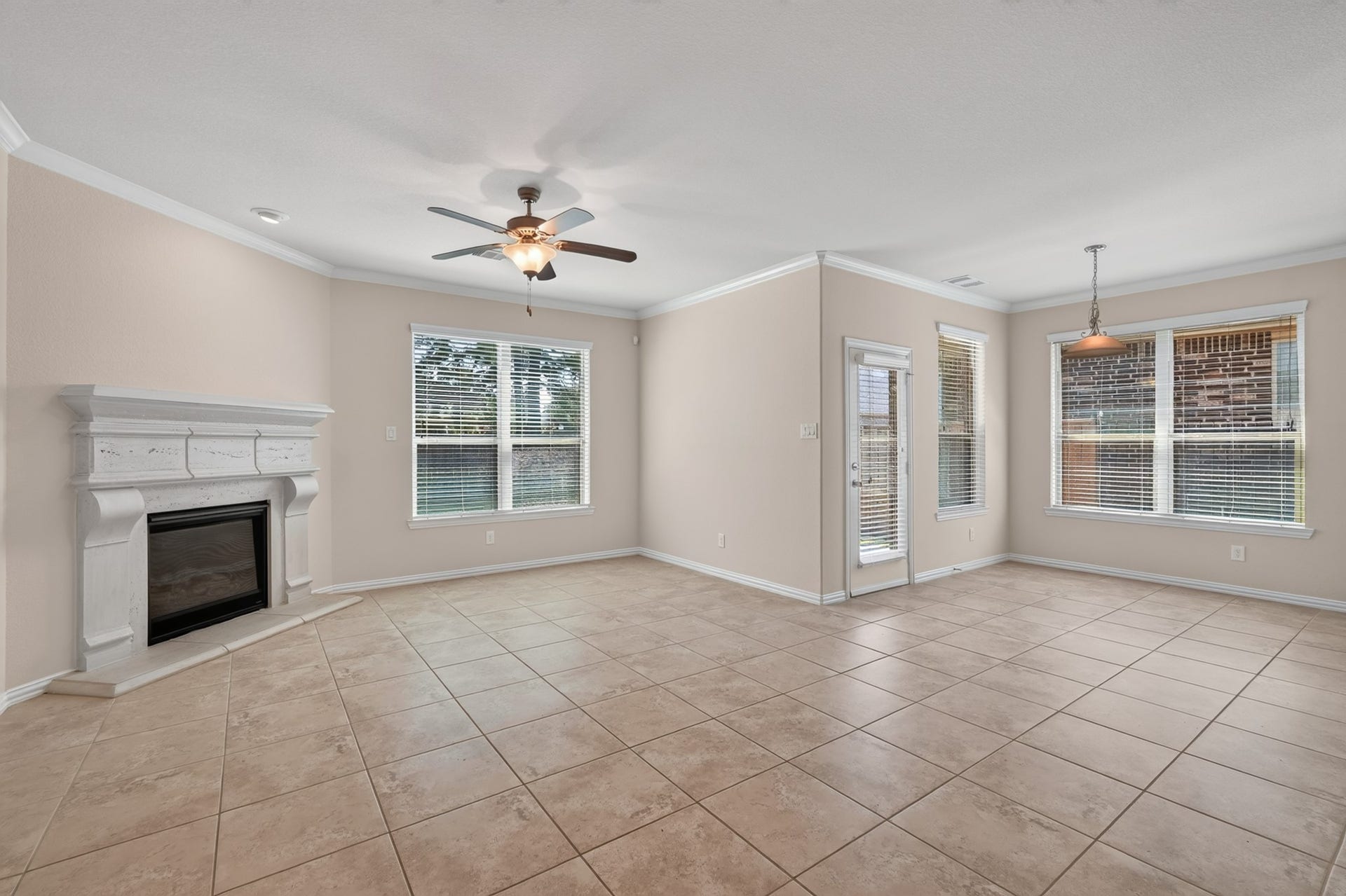 71 Sawbridge Circle, The Woodlands, TX 77389 71 Sawbridge Circle, The Woodlands, TX 77389