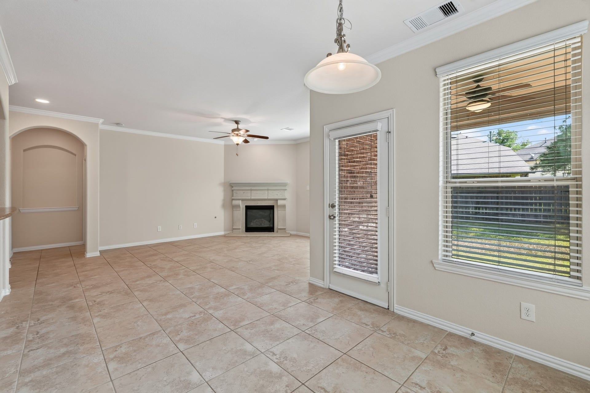 71 Sawbridge Circle, The Woodlands, TX 77389 71 Sawbridge Circle, The Woodlands, TX 77389
