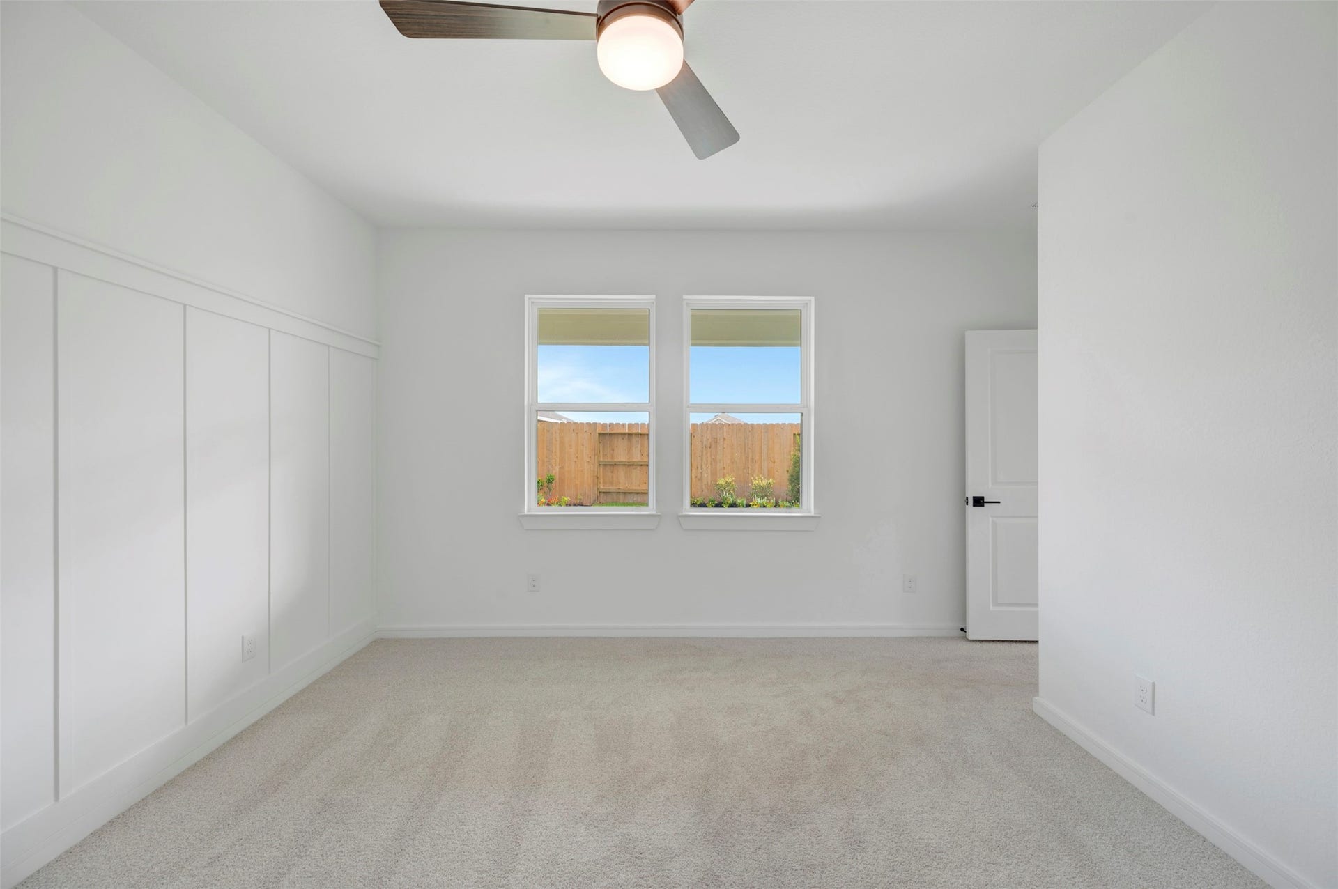 671 Daniel Lake Lane, Dayton, TX 77535 Serene primary suite