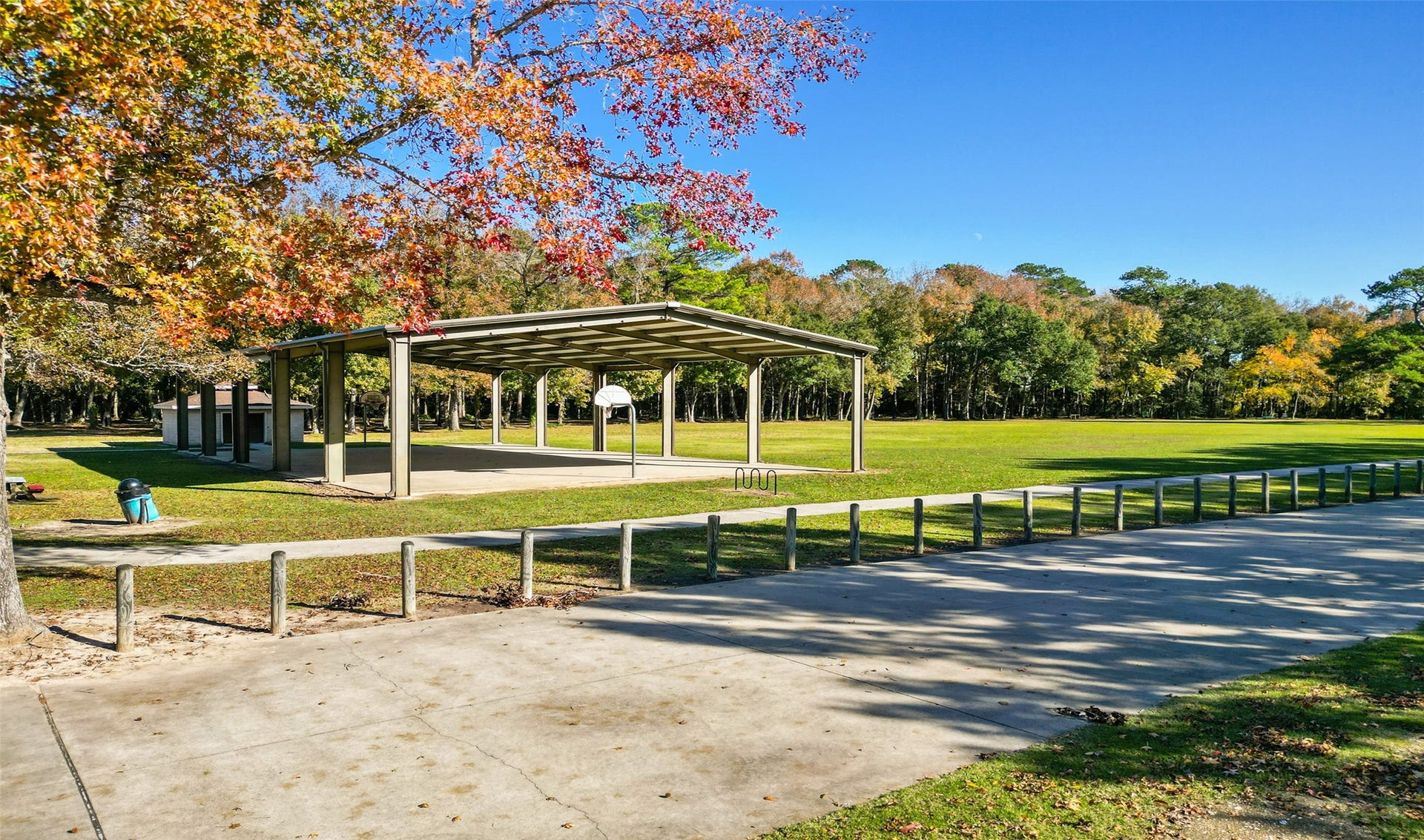671 Daniel Lake Lane, Dayton, TX 77535 Henderson Day Family Memorial Park offers basketball courts, picnic tables, a playground, soccer fields and trails.