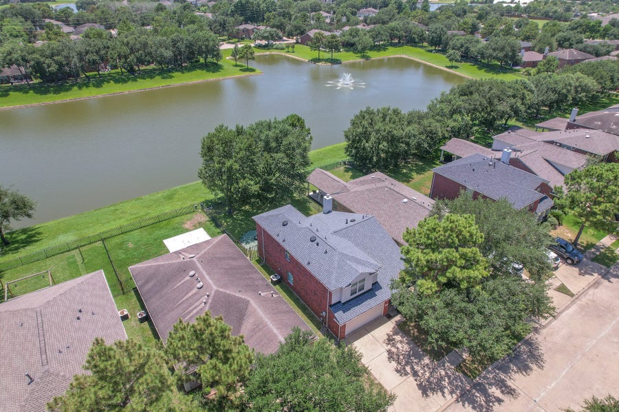 Property photo for 17531 Hoover Gardens Drive, Houston, TX