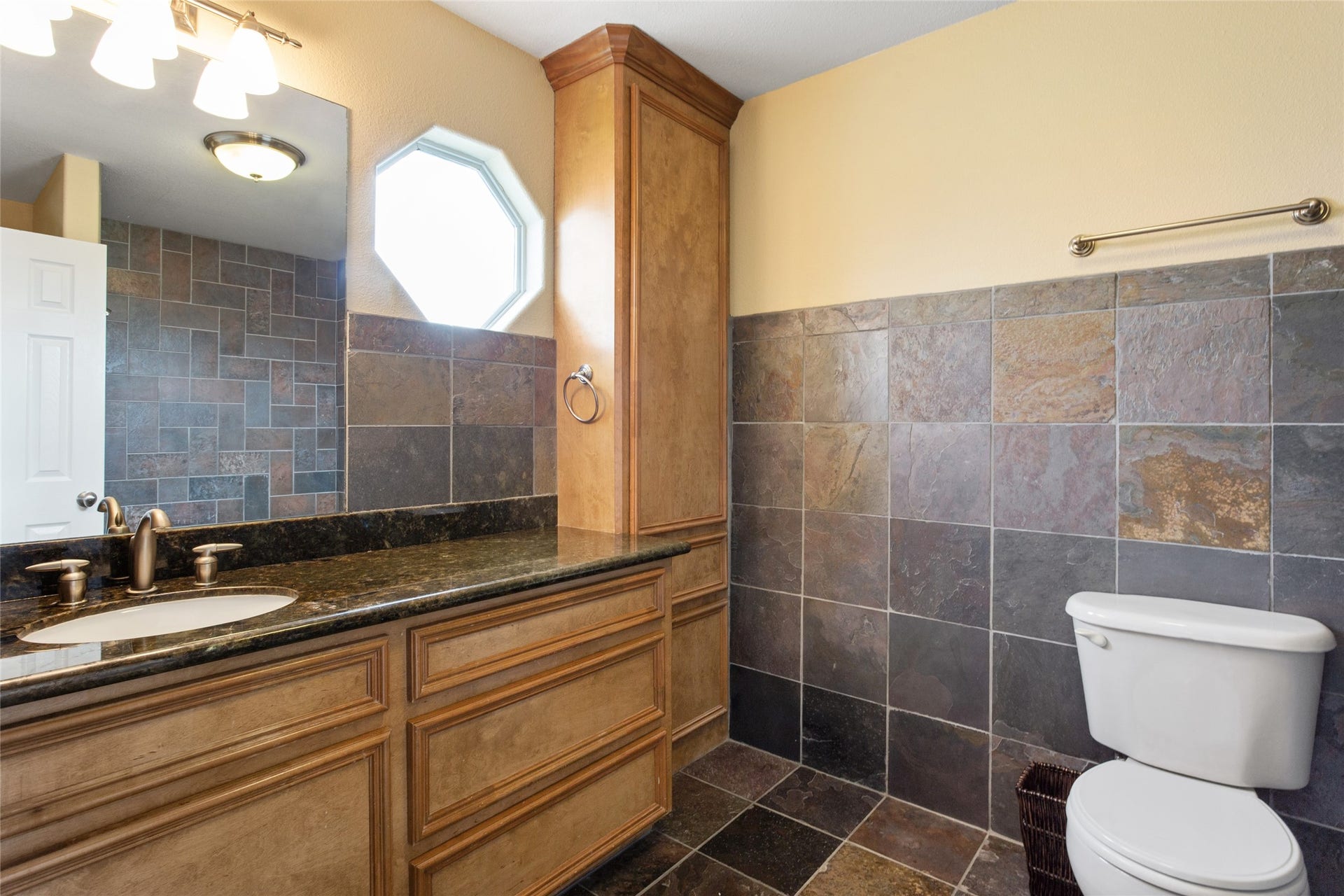 1110 Papeete Street, Tiki Island, TX 77554 Third floor bathroom