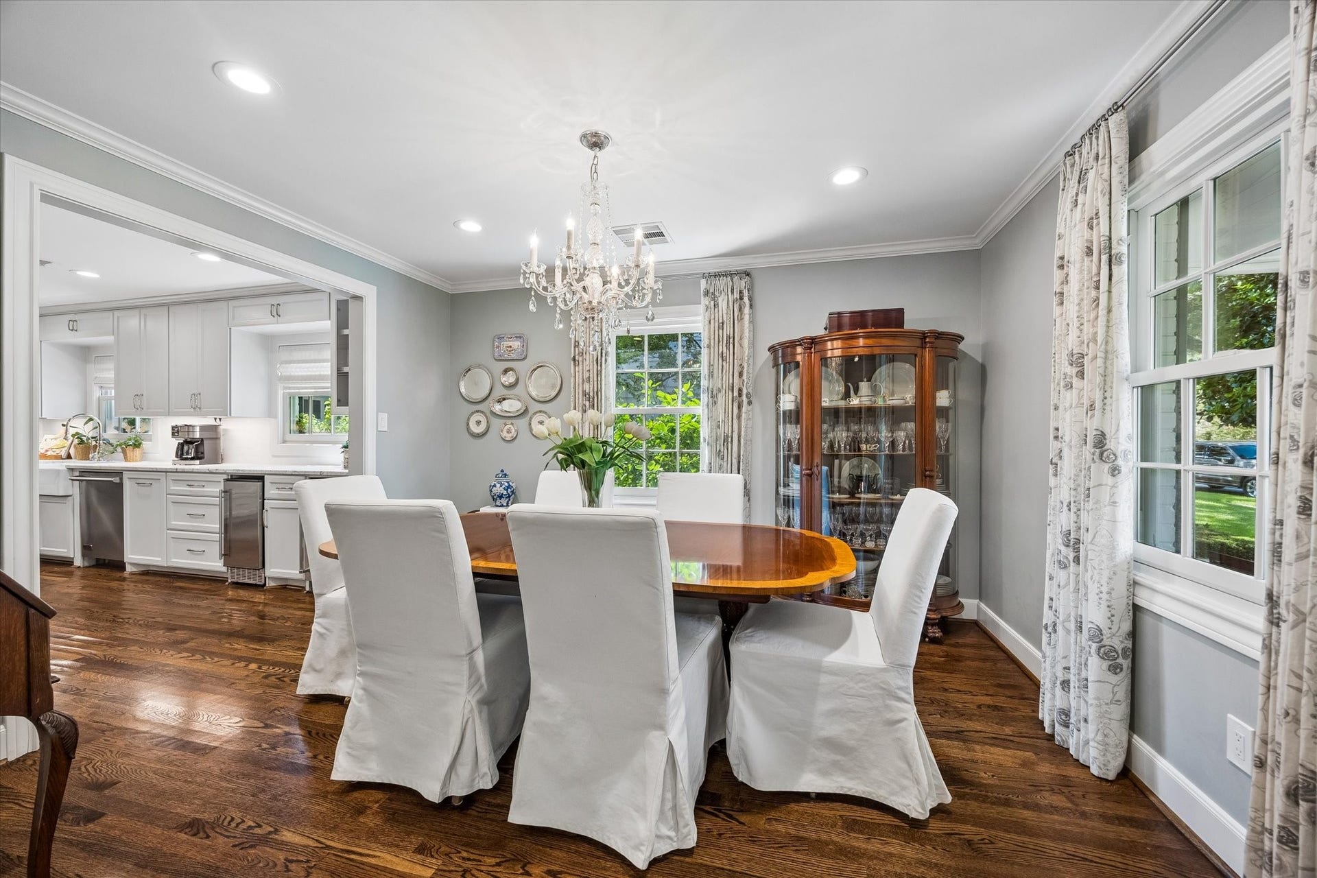 2419 Avalon Place, Houston, TX 77019 2419 Avalon Place, Houston, TX 77019