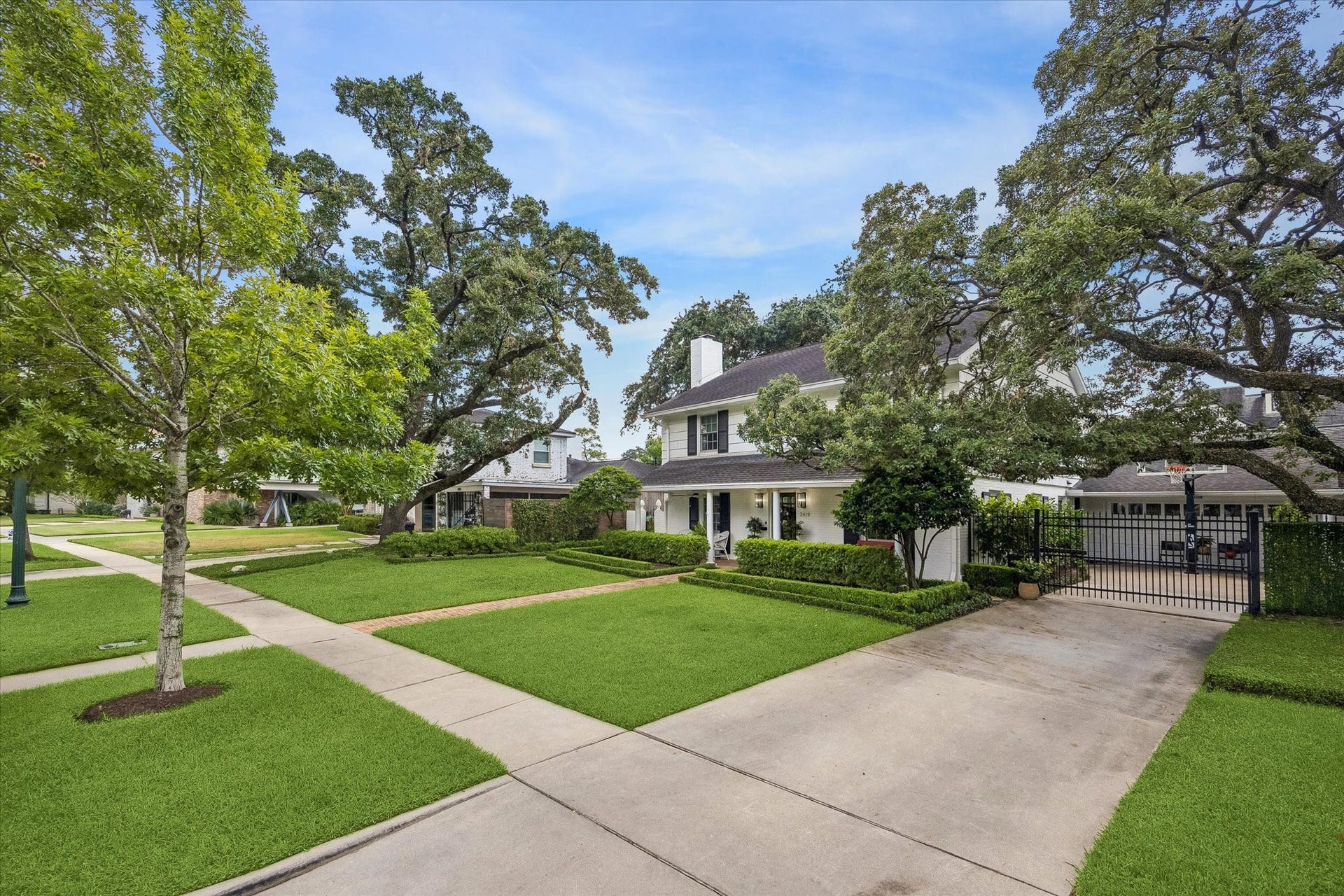 2419 Avalon Place, Houston, TX 77019 2419 Avalon Place, Houston, TX 77019
