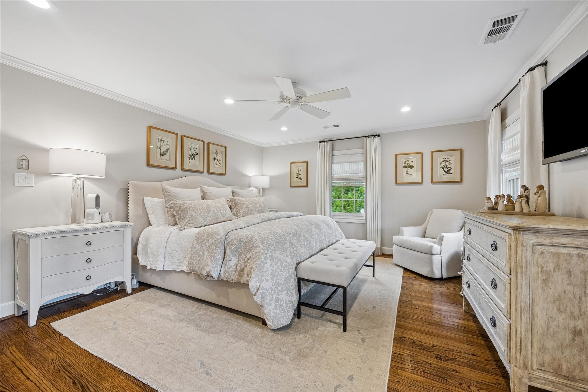 2419 Avalon Place, Houston, TX 77019 2419 Avalon Place, Houston, TX 77019