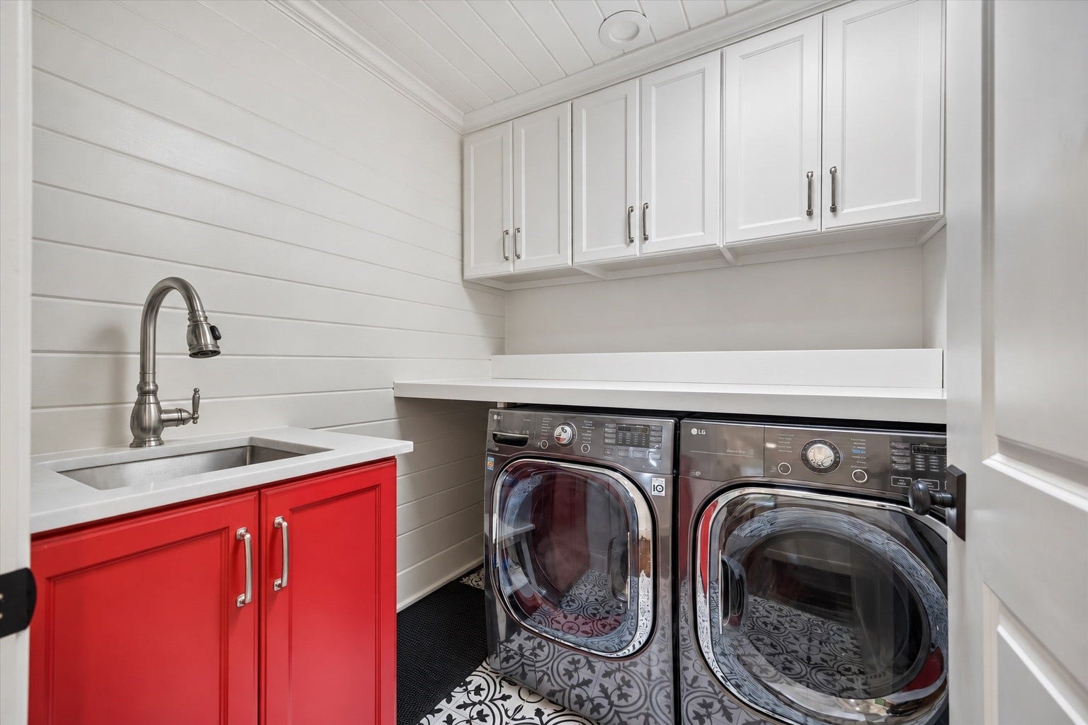 2419 Avalon Place, Houston, TX 77019 2419 Avalon Place, Houston, TX 77019