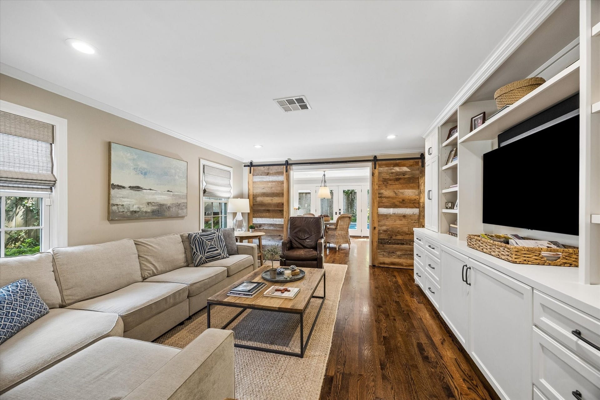2419 Avalon Place, Houston, TX 77019 2419 Avalon Place, Houston, TX 77019