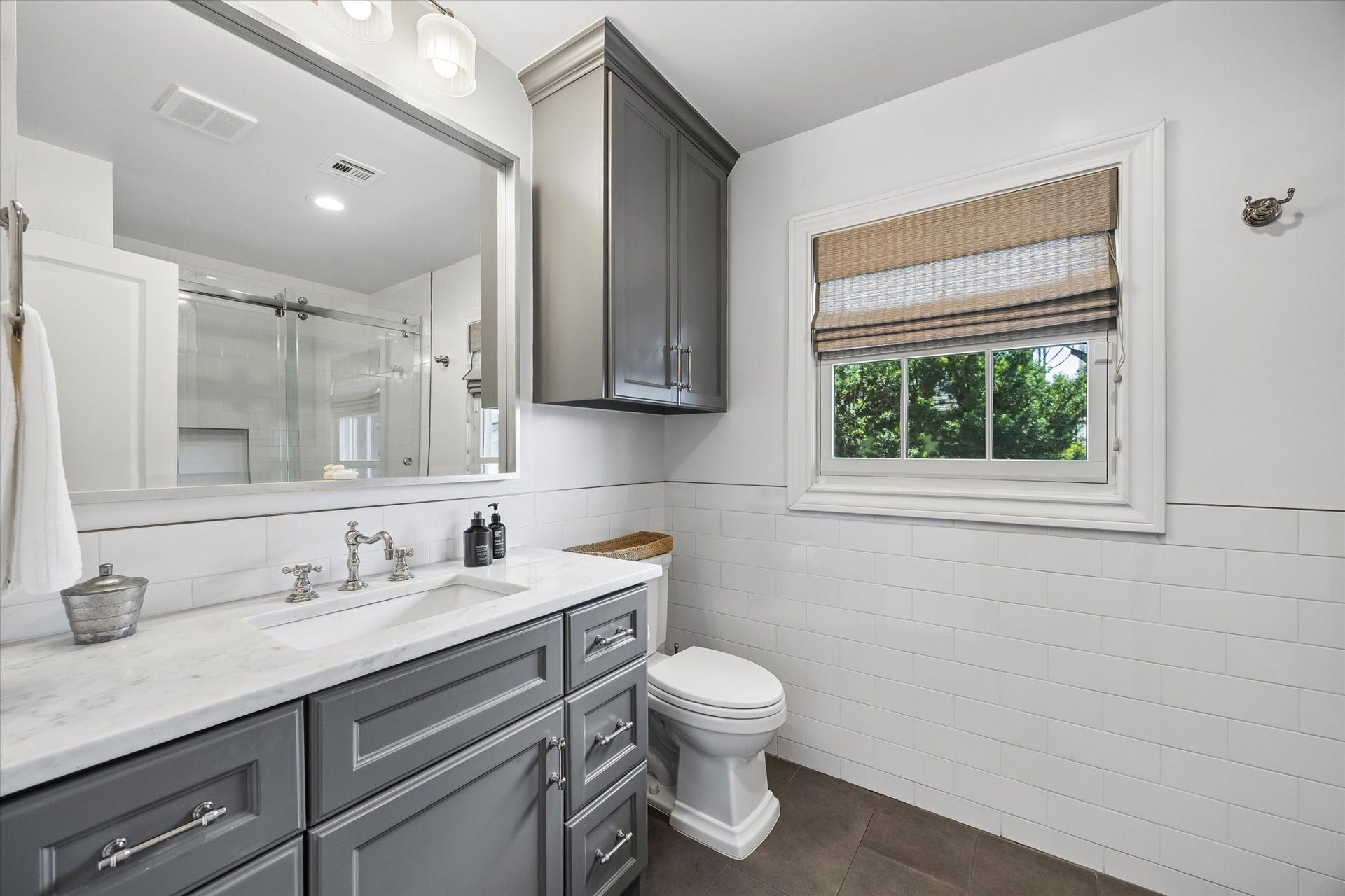 2419 Avalon Place, Houston, TX 77019 2419 Avalon Place, Houston, TX 77019
