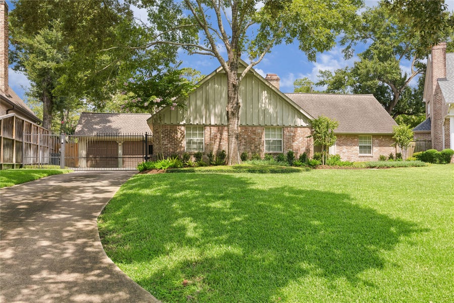 Property photo for 12107 Beauregard Drive, Houston, TX