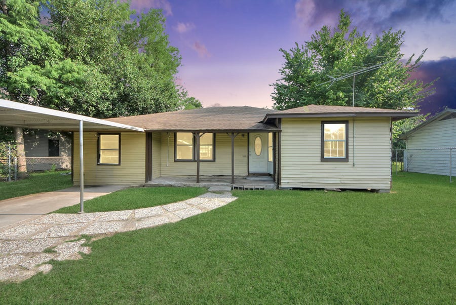 Property photo for 117 E Witcher Lane, Houston, TX
