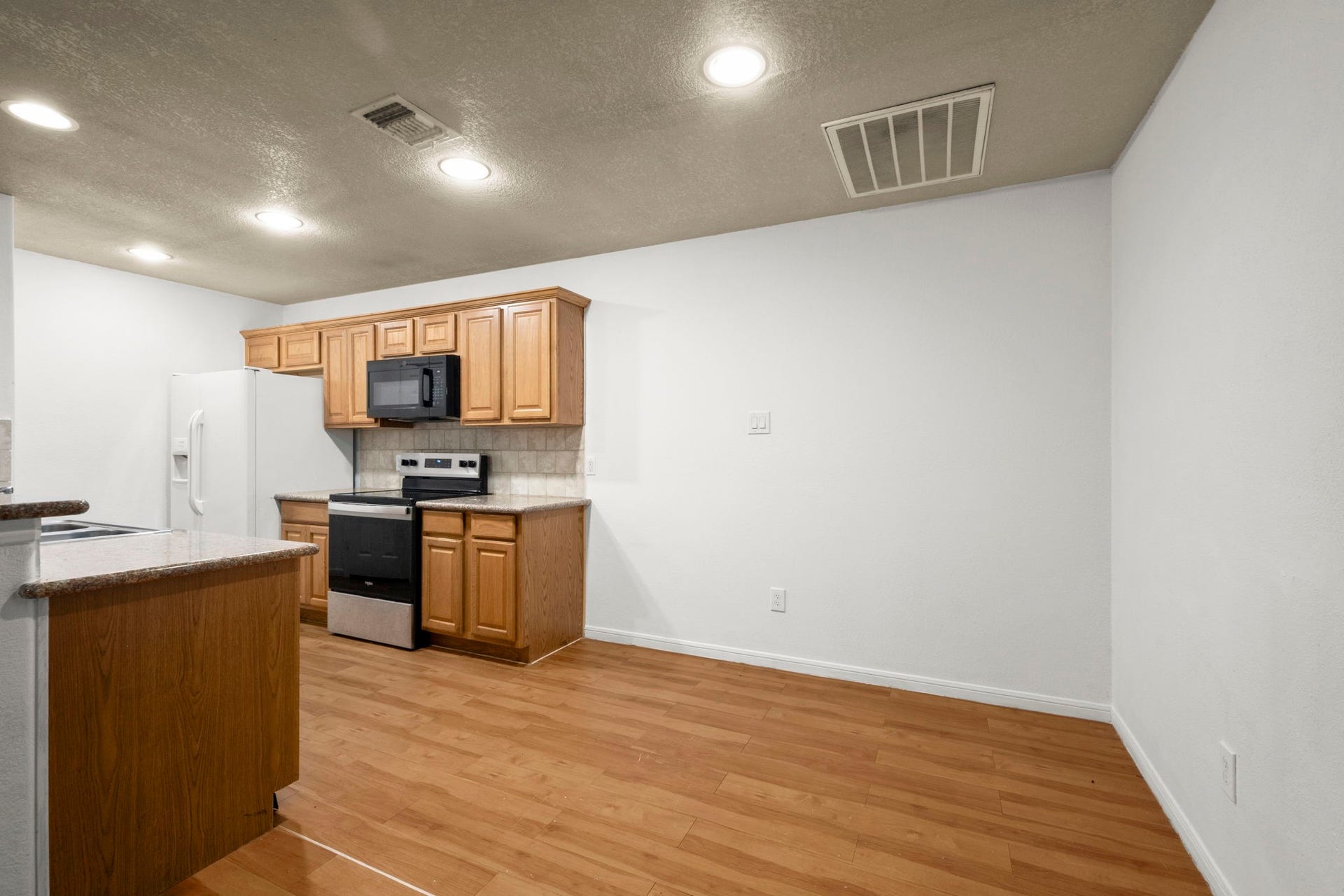 16807 Crestmont, Montgomery, TX 77316 16807 Crestmont, Montgomery, TX 77316