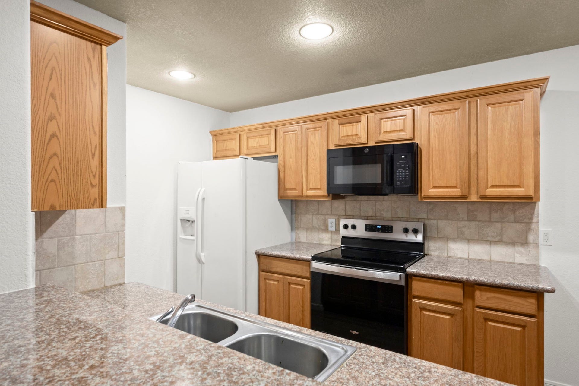 16807 Crestmont, Montgomery, TX 77316 16807 Crestmont, Montgomery, TX 77316