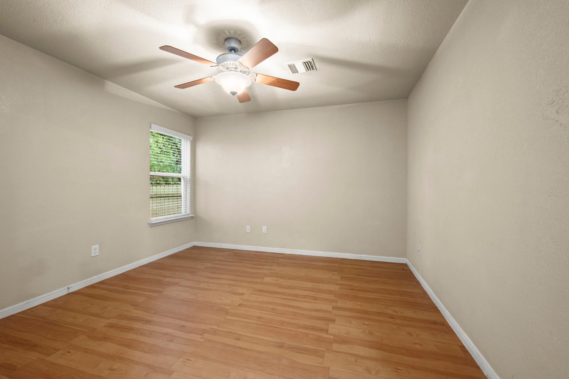 16807 Crestmont, Montgomery, TX 77316 16807 Crestmont, Montgomery, TX 77316