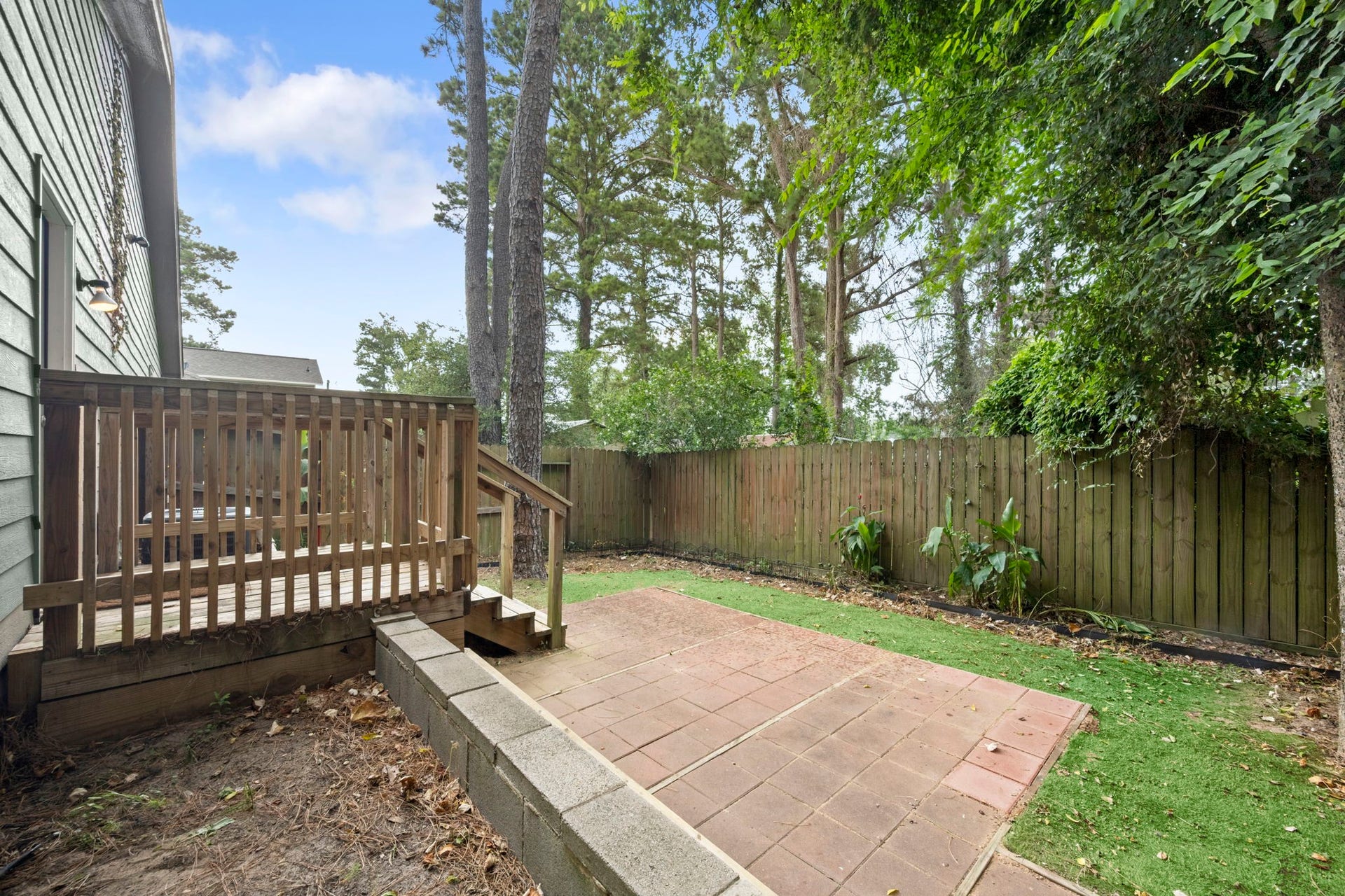 16807 Crestmont, Montgomery, TX 77316 16807 Crestmont, Montgomery, TX 77316