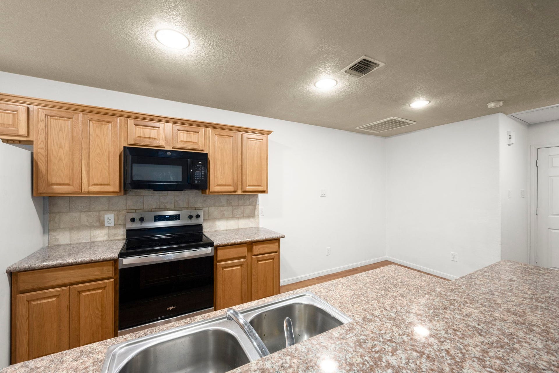 16807 Crestmont, Montgomery, TX 77316 16807 Crestmont, Montgomery, TX 77316
