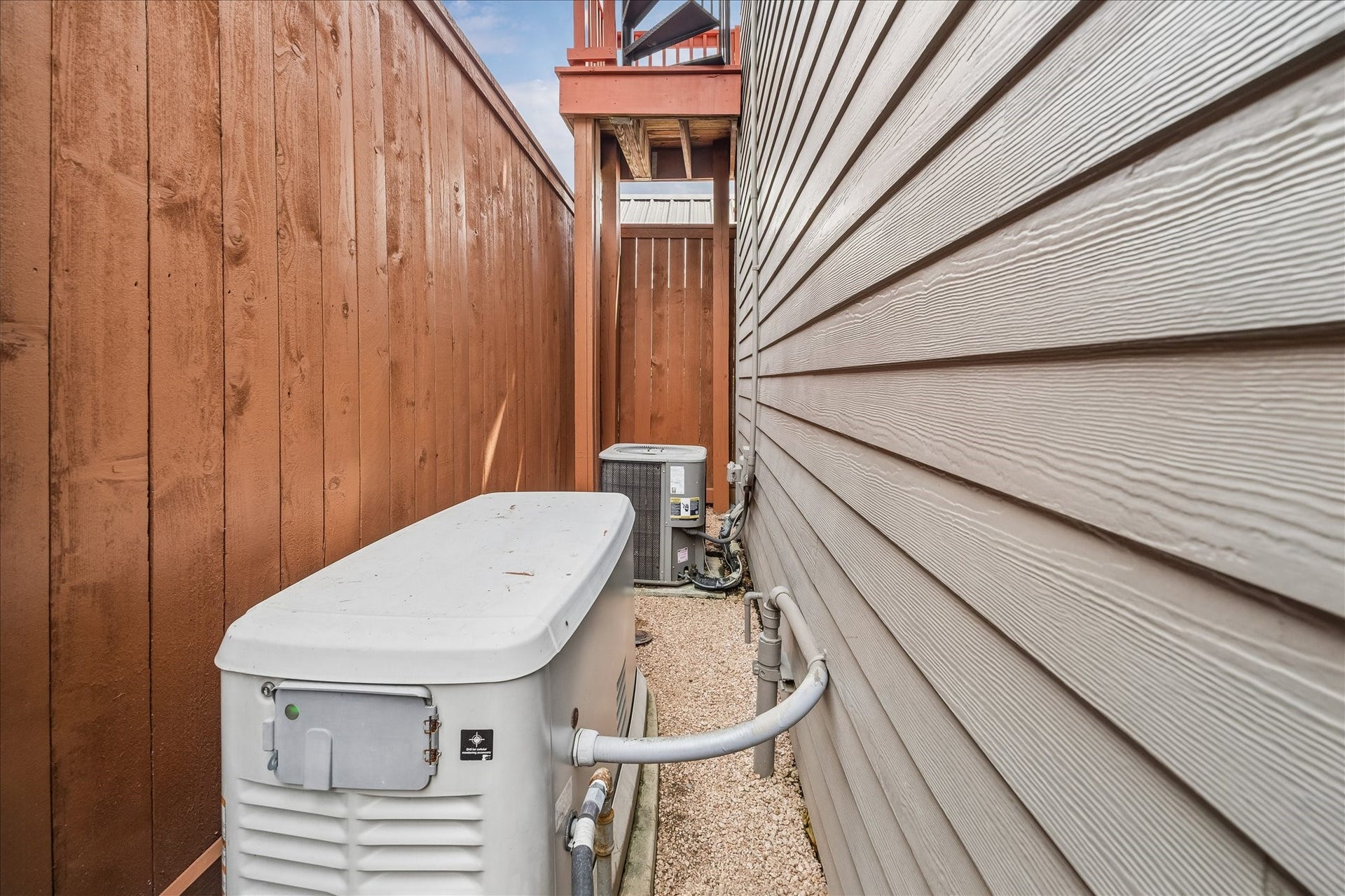 618 Bayland Avenue, Houston, TX 77009 Reliable whole-house generator ensures uninterrupted power.