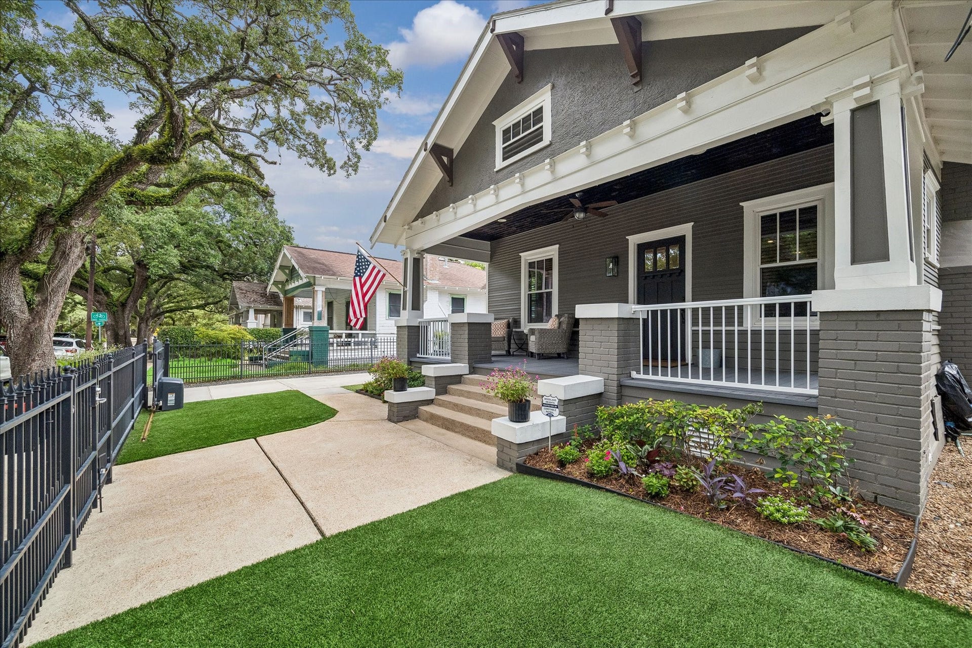 618 Bayland Avenue, Houston, TX 77009 This turf makes your yard appeared manicured year round.