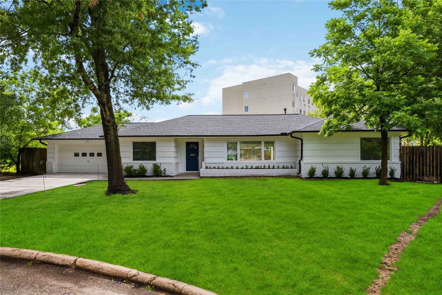Property photo for 8419 Bluegate Court, Houston, TX
