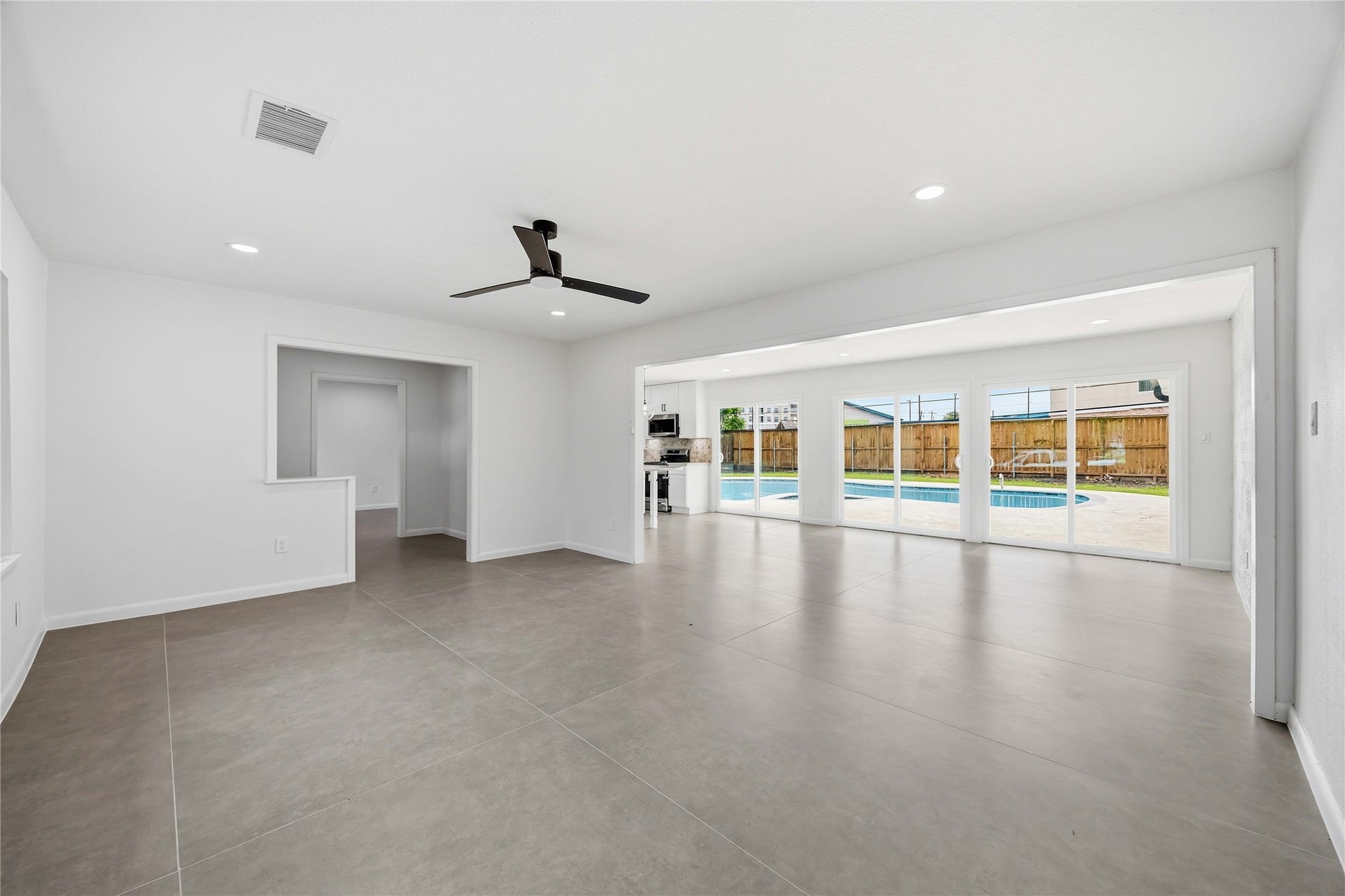8419 Bluegate Court, Houston, TX 77025