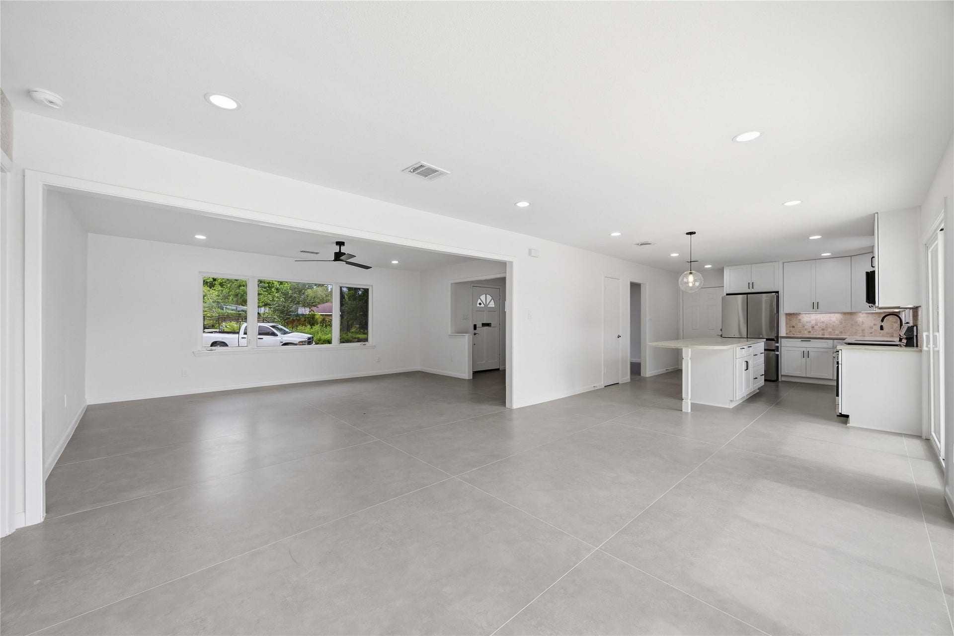 8419 Bluegate Court, Houston, TX 77025
