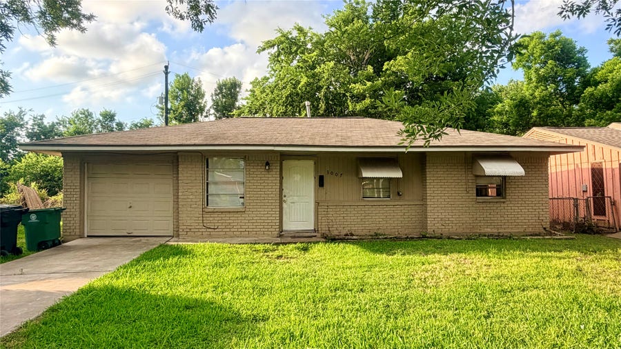 Property photo for 3007 Akard Street, Houston, TX