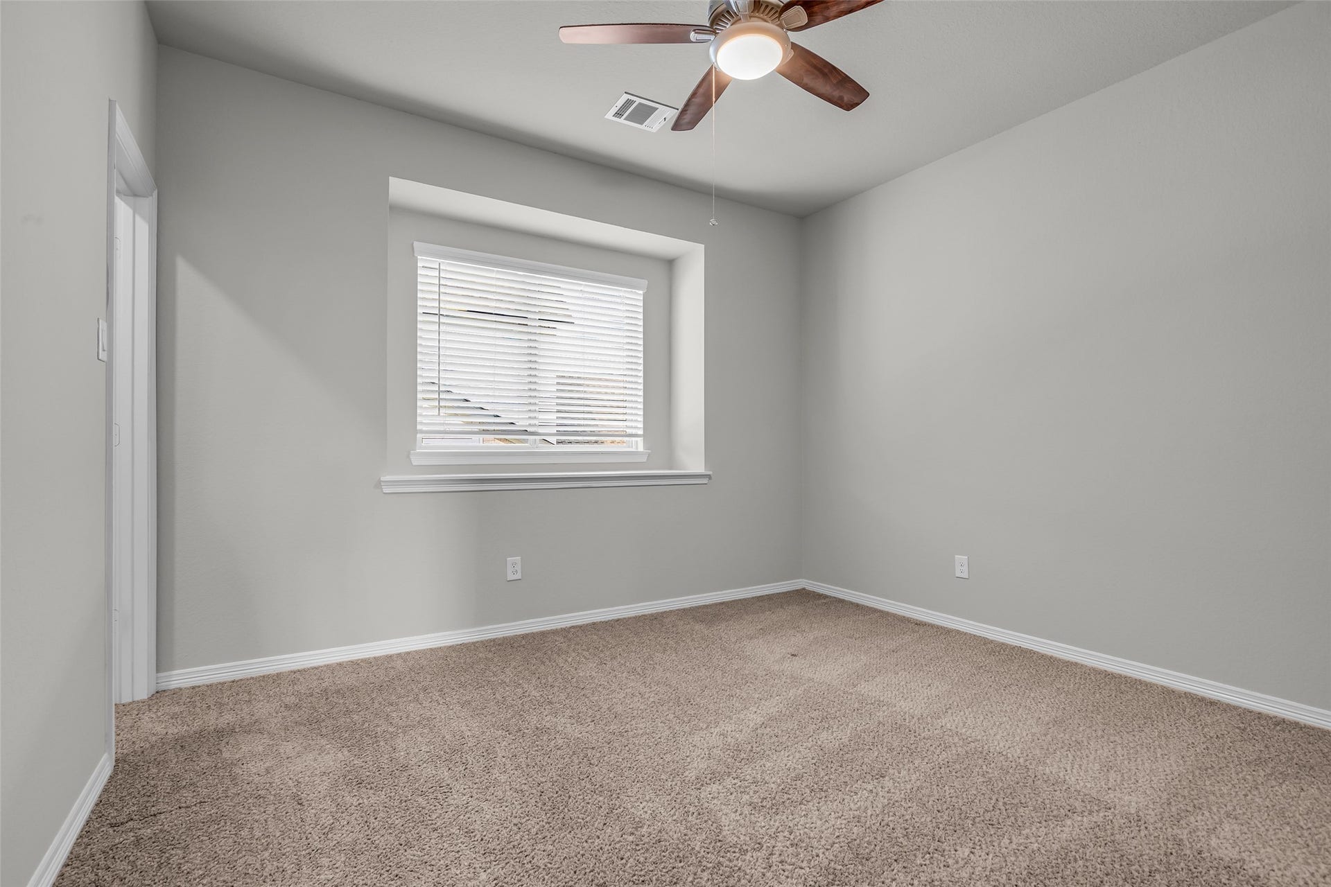 801 Bahia Bay Drive, Katy, TX 77493 Secondary bedroom upstairs.