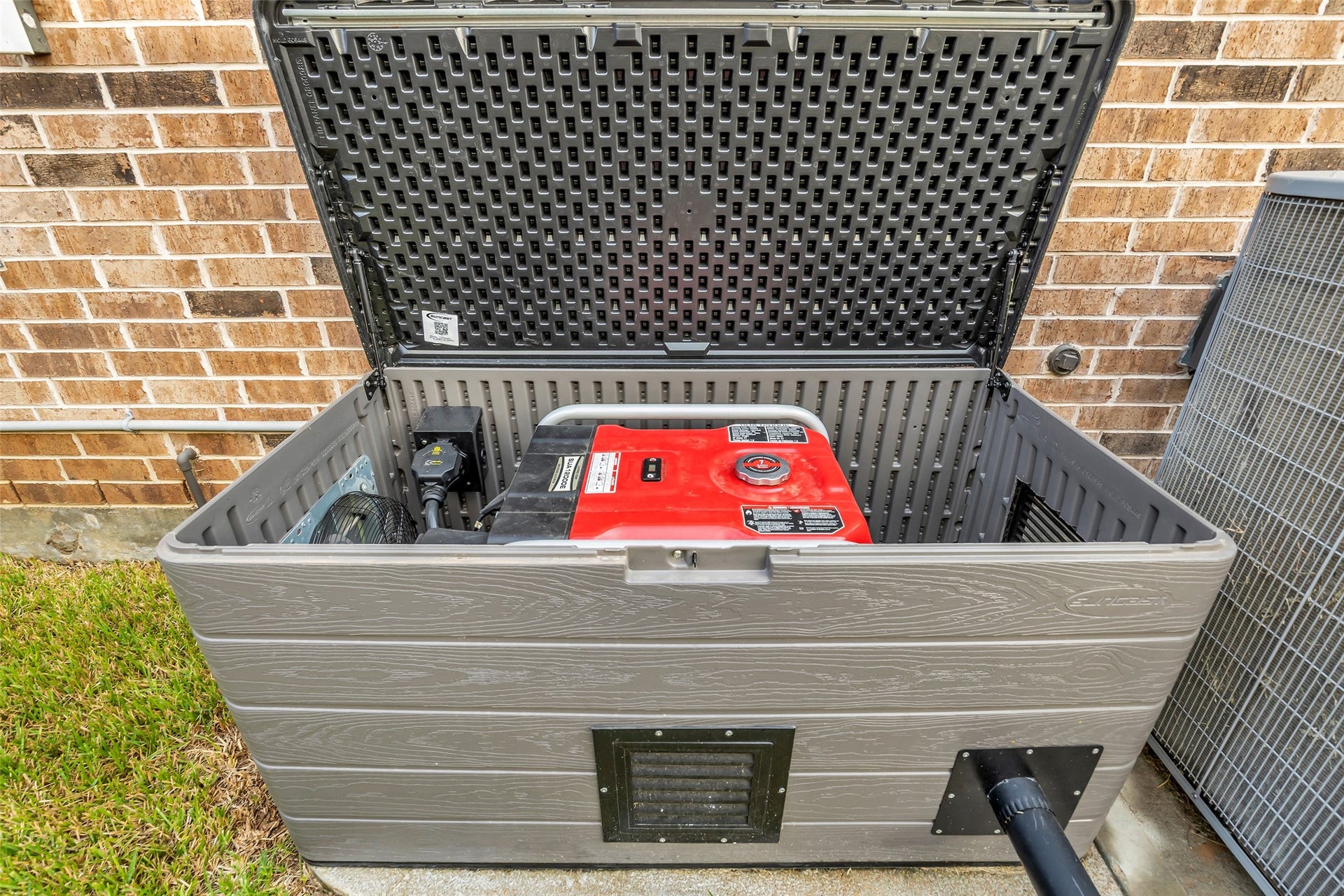 801 Bahia Bay Drive, Katy, TX 77493 This home is equipped with a whole-home generator and a whole-home surge protector, ensuring reliable power and electrical protection throughout the property.