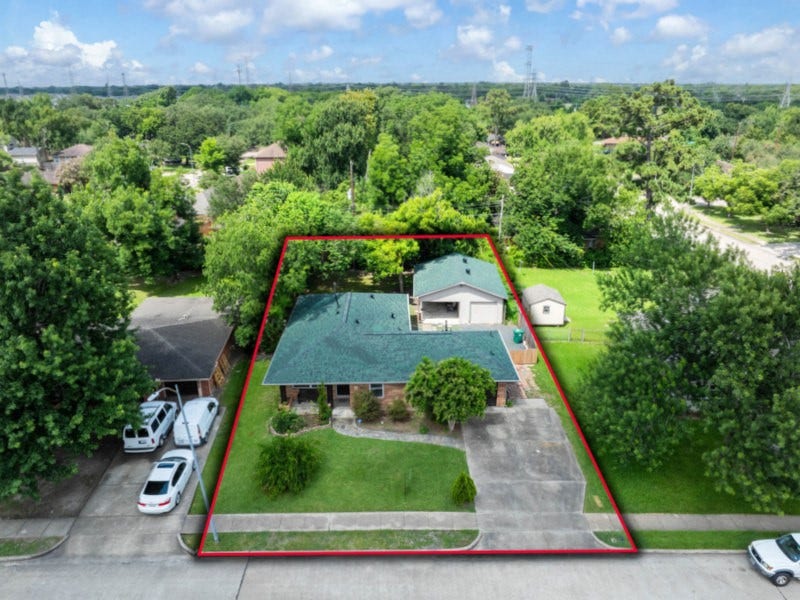 Property photo for 10406 Woodwind Drive, Houston, TX