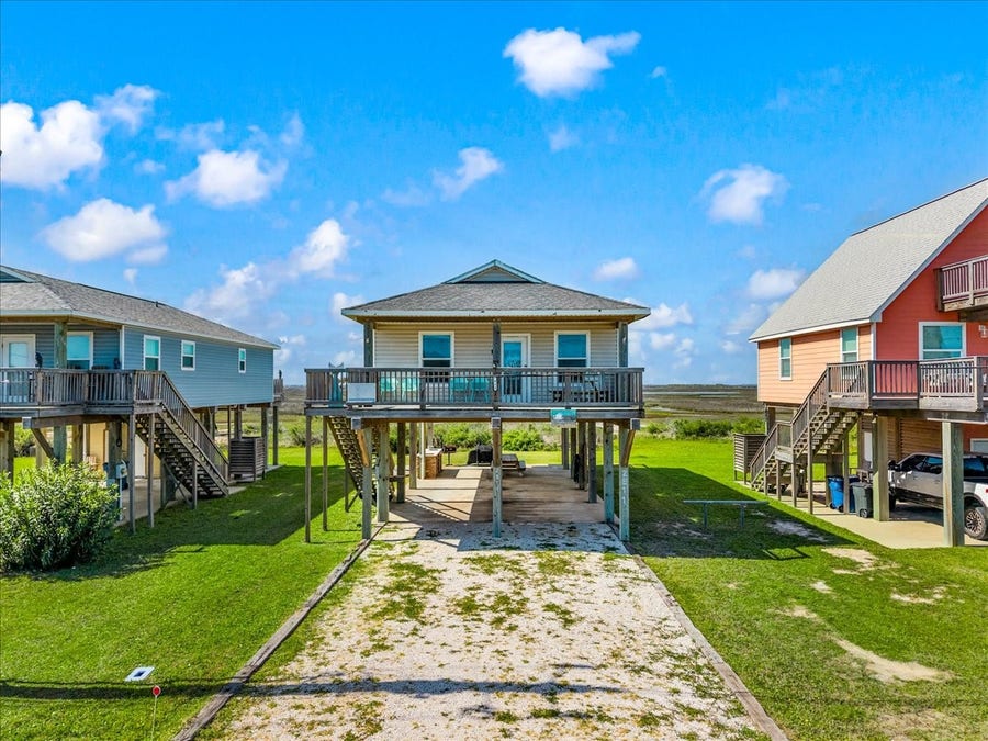 Property photo for 2811 Blue Water Highway, Surfside Beach, TX