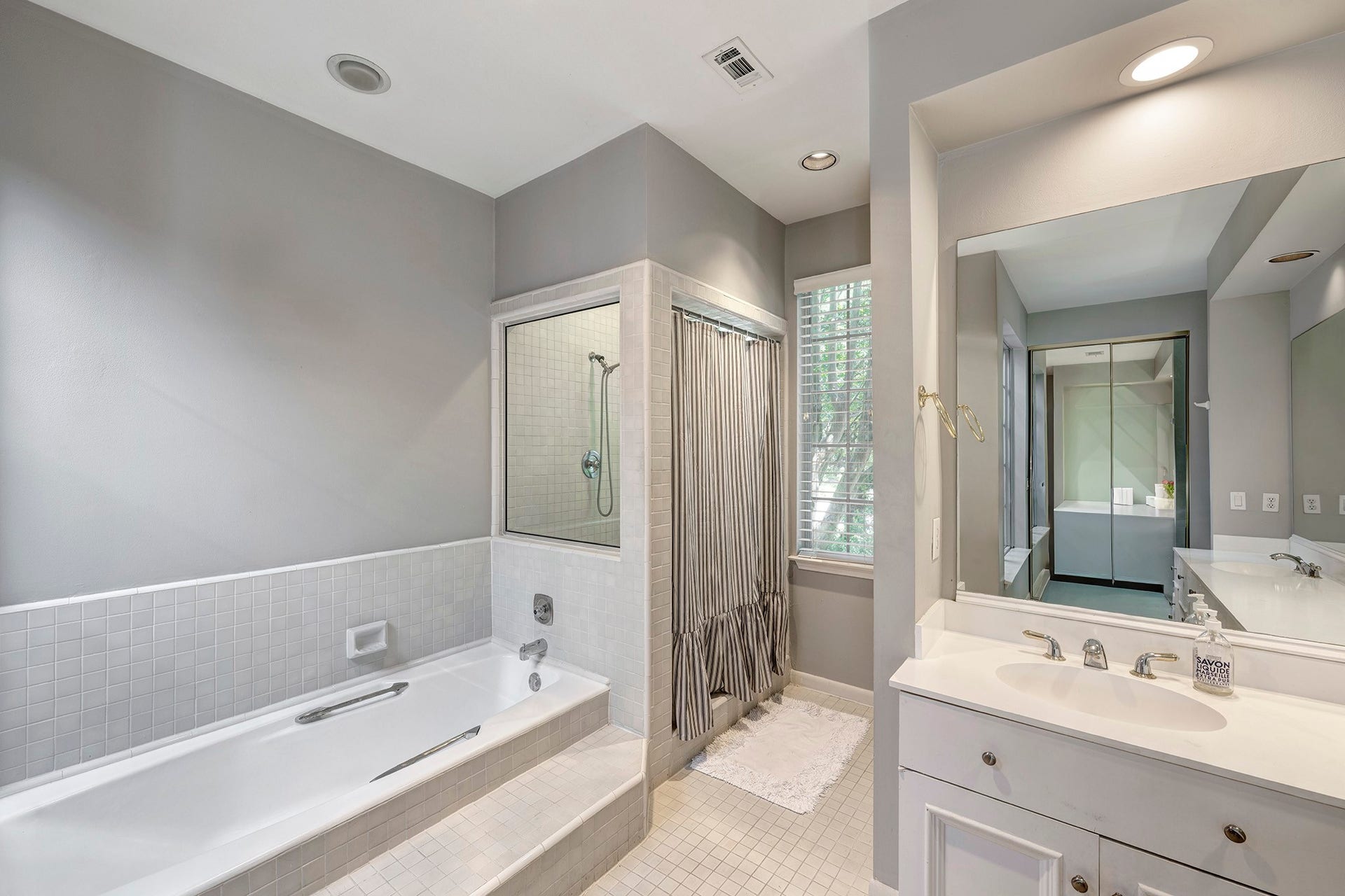 4904 Yoakum Boulevard, Houston, TX 77006 4904 Yoakum Boulevard, Houston, TX 77006
