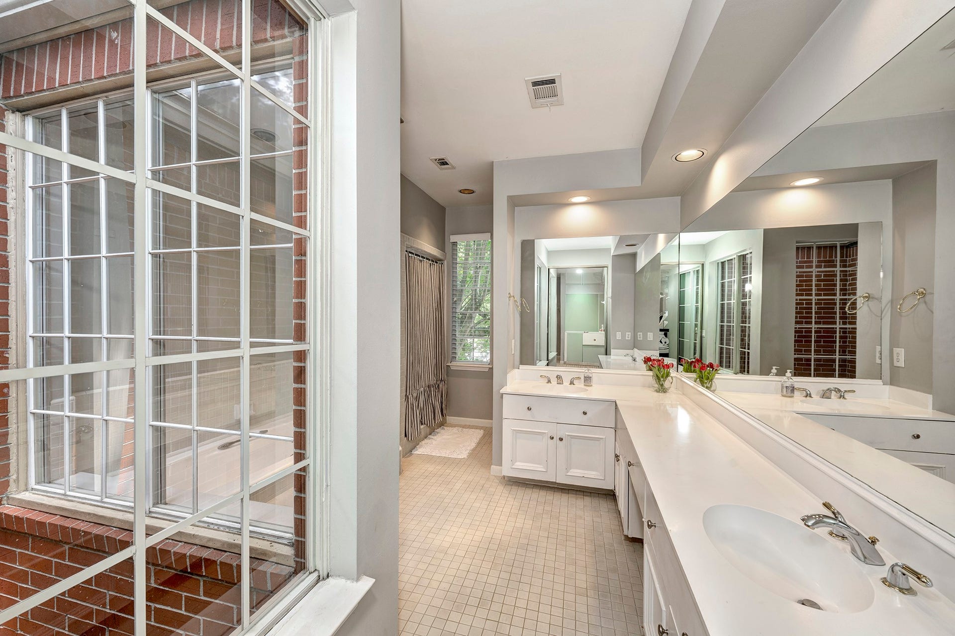 4904 Yoakum Boulevard, Houston, TX 77006 4904 Yoakum Boulevard, Houston, TX 77006