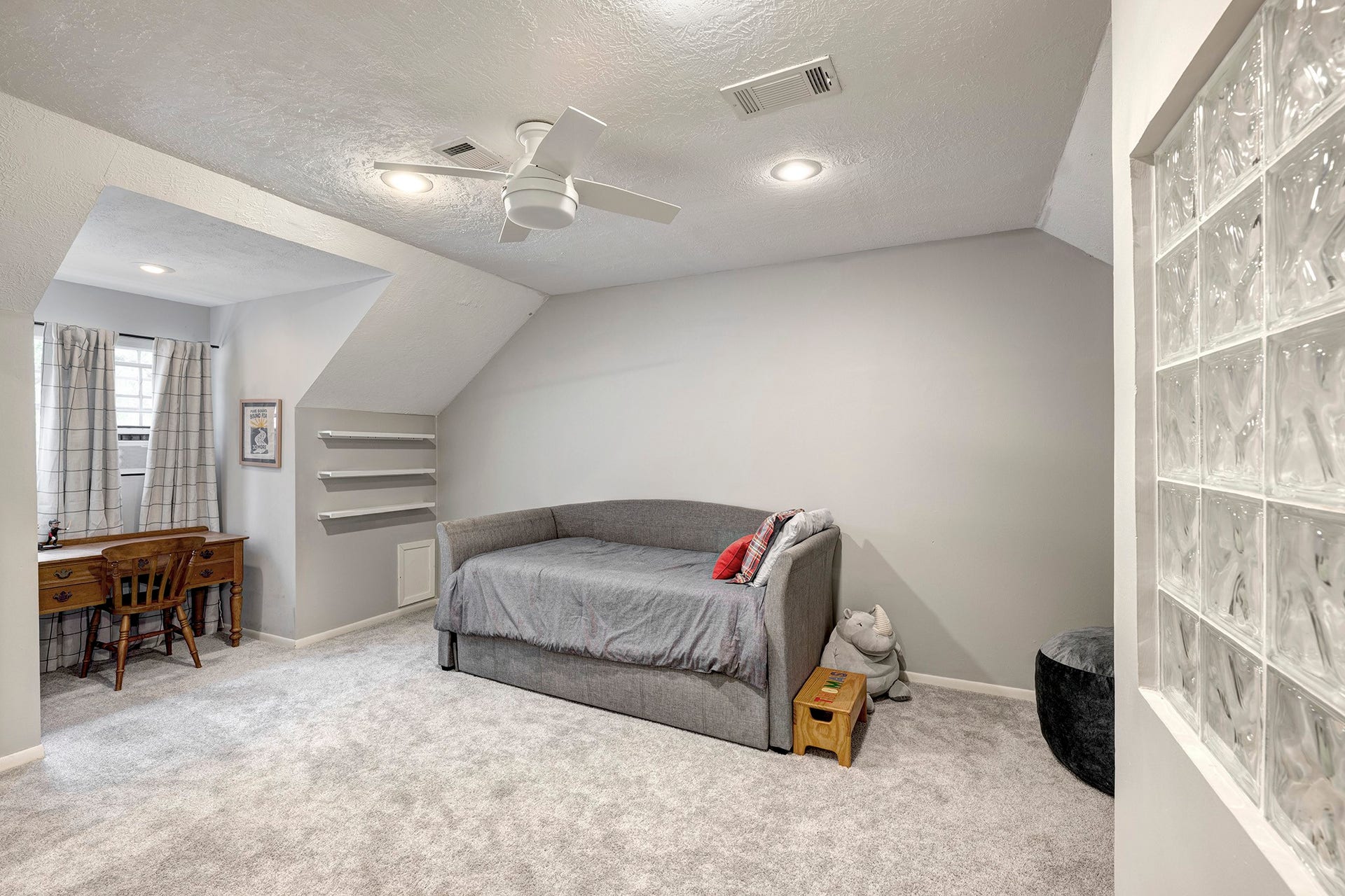 4904 Yoakum Boulevard, Houston, TX 77006 4904 Yoakum Boulevard, Houston, TX 77006