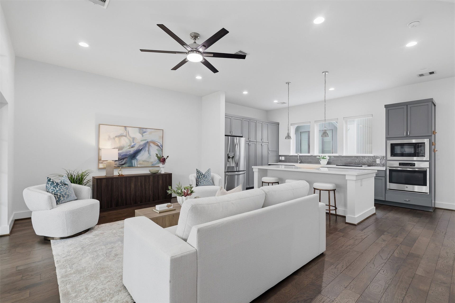 1517 Weber Street, #D, Houston, TX 77007 Welcome to 1517 Weber St #D! Contemporary three-story residence in the heart of Sawyer Heights!