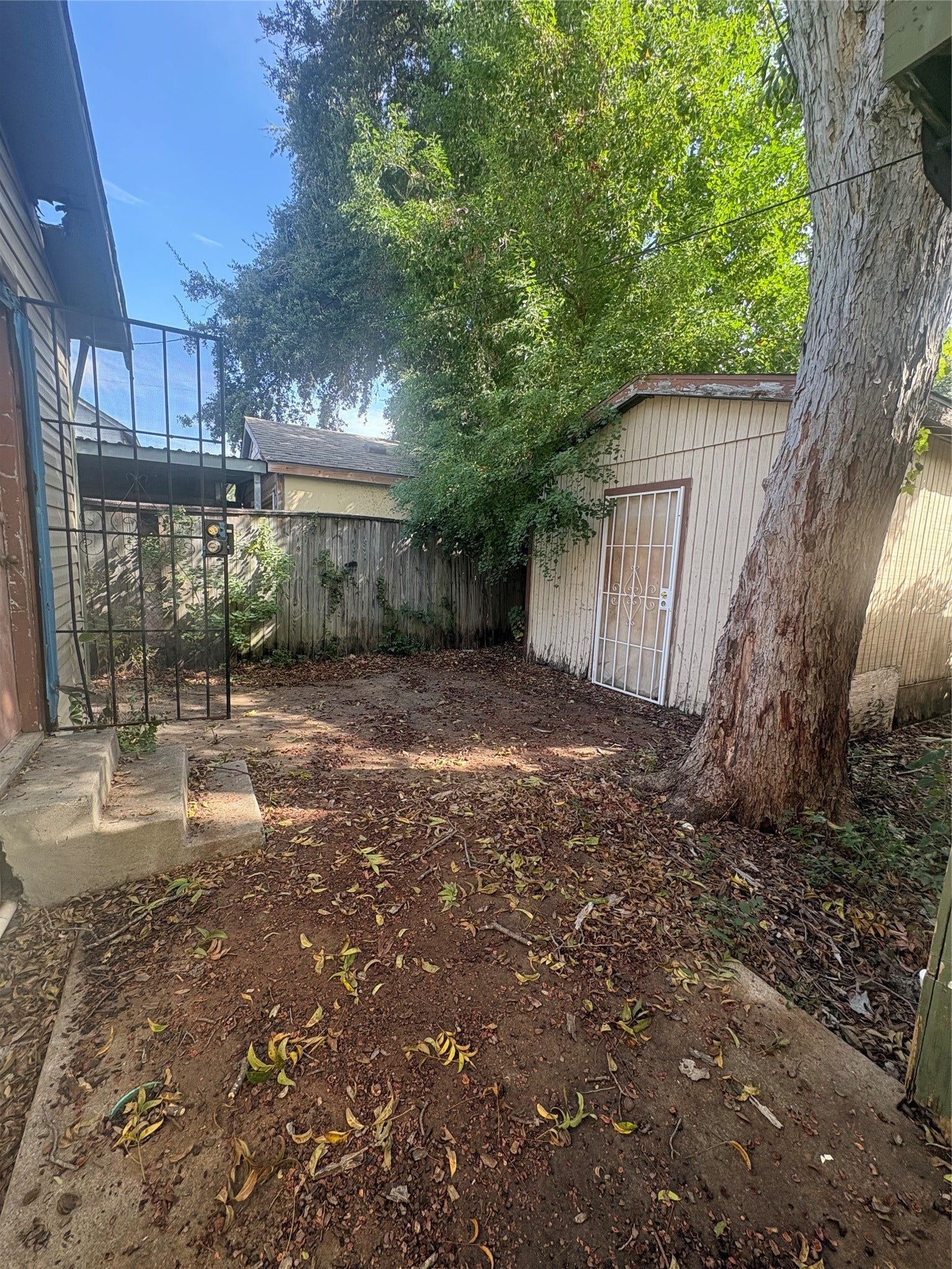 1709 Hussion Street, Houston, TX 77003 1709 Hussion Street, Houston, TX 77003