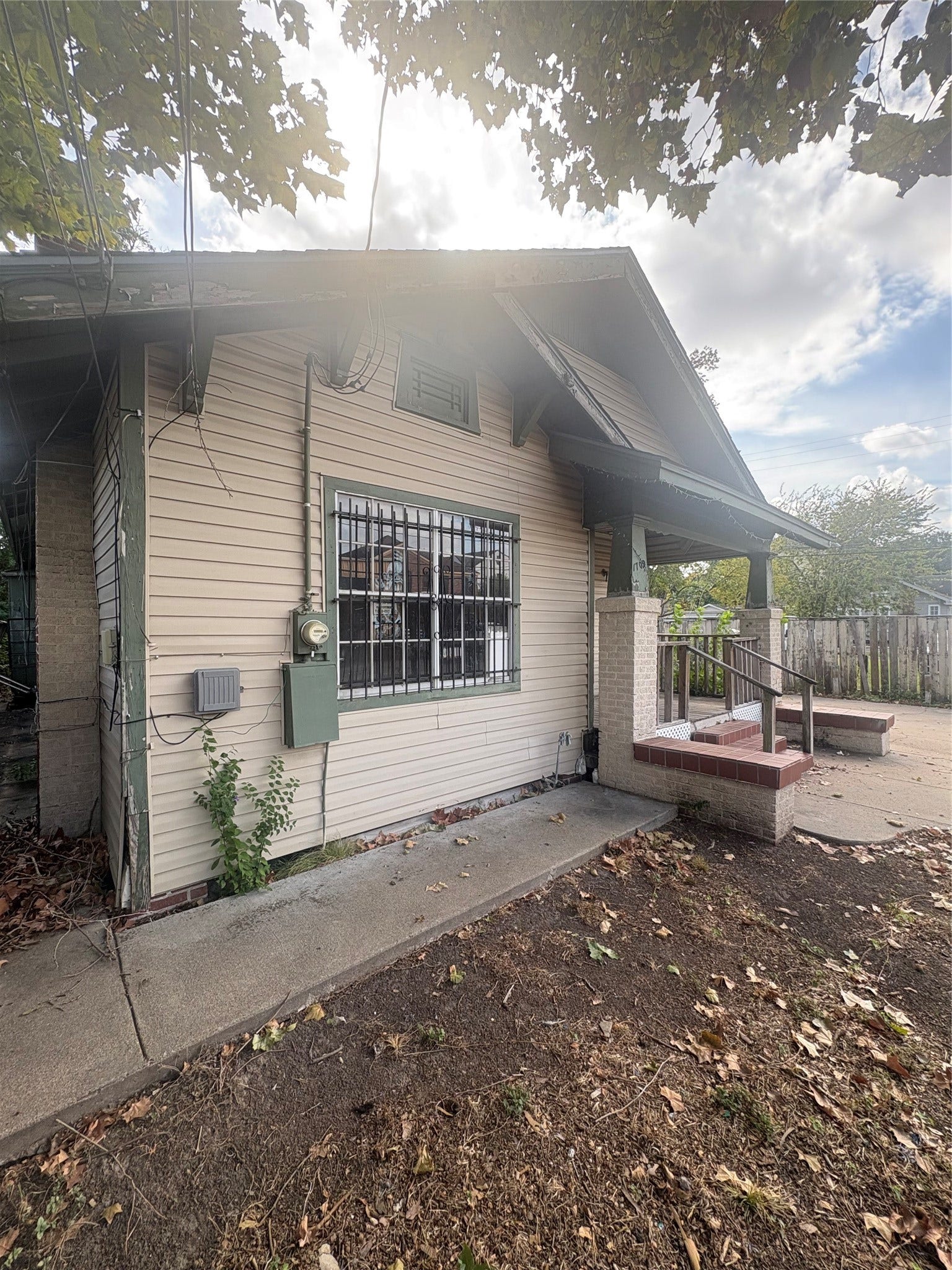 1709 Hussion Street, Houston, TX 77003 1709 Hussion Street, Houston, TX 77003
