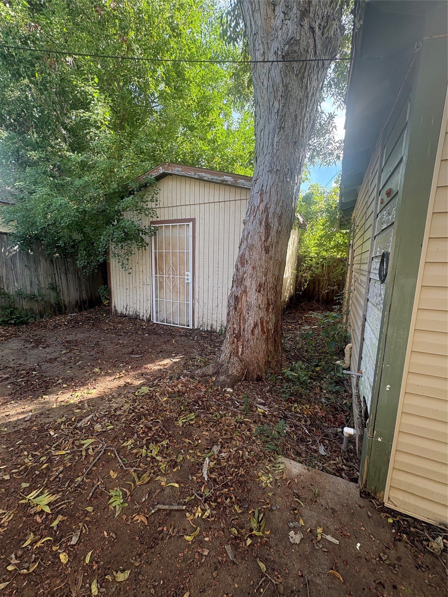 1709 Hussion Street, Houston, TX 77003 1709 Hussion Street, Houston, TX 77003