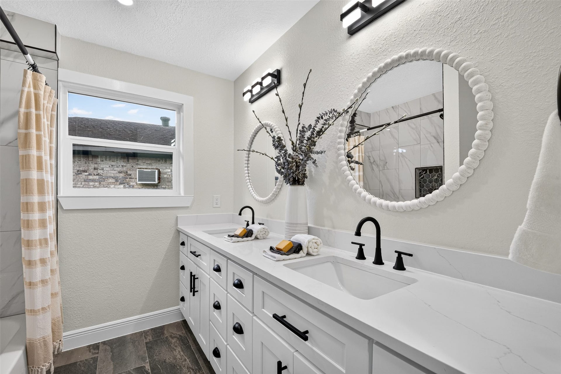903 Chetwood Circle, League City, TX 77573 903 Chetwood Circle, League City, TX 77573
