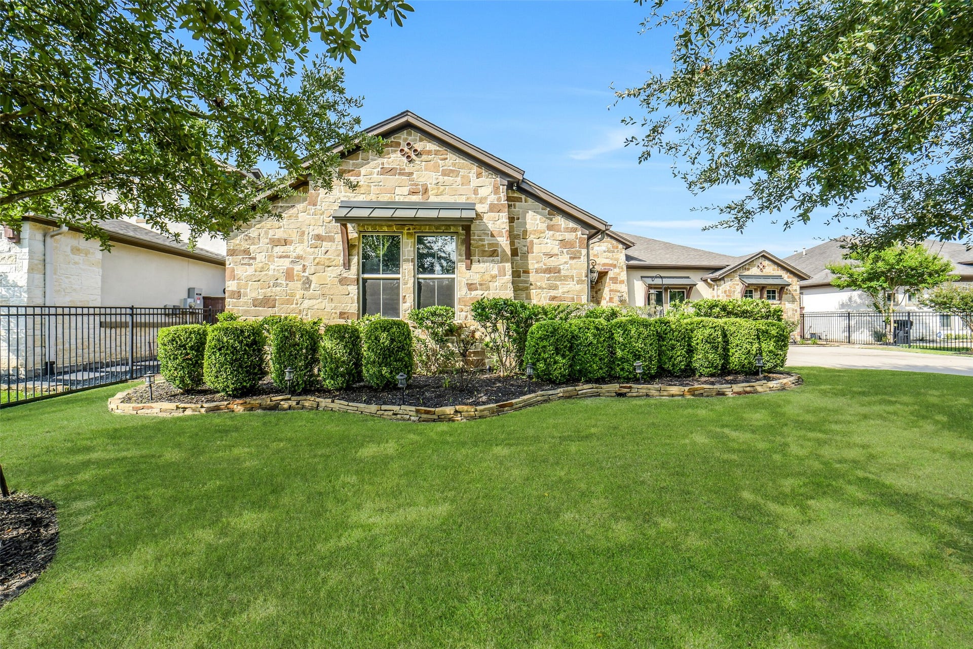 2721 Saddlehorn Trail, Katy, TX 77494 Beautifully landscaped and well maintained home