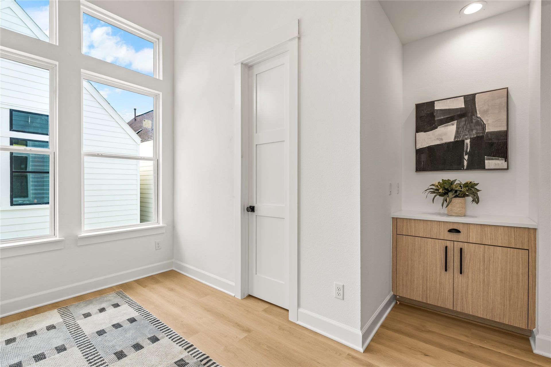 7432-7444 Tremper Street, Houston, TX 77020 Primary bedroom nook with built-in console the thoughtful details Drafthouse is known for