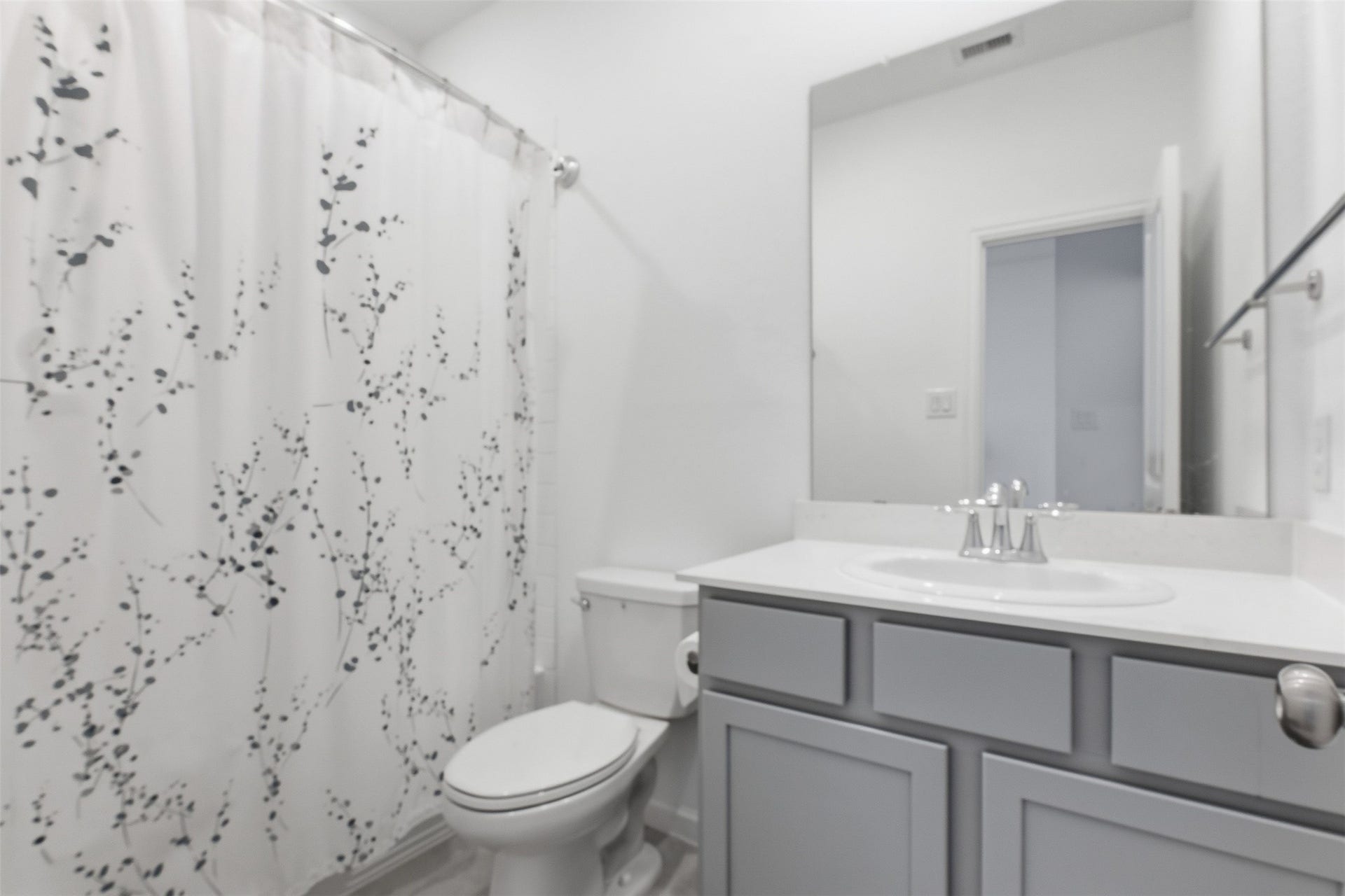 4511 Aspen Colony Lane, Baytown, TX 77521 Full Bath 2