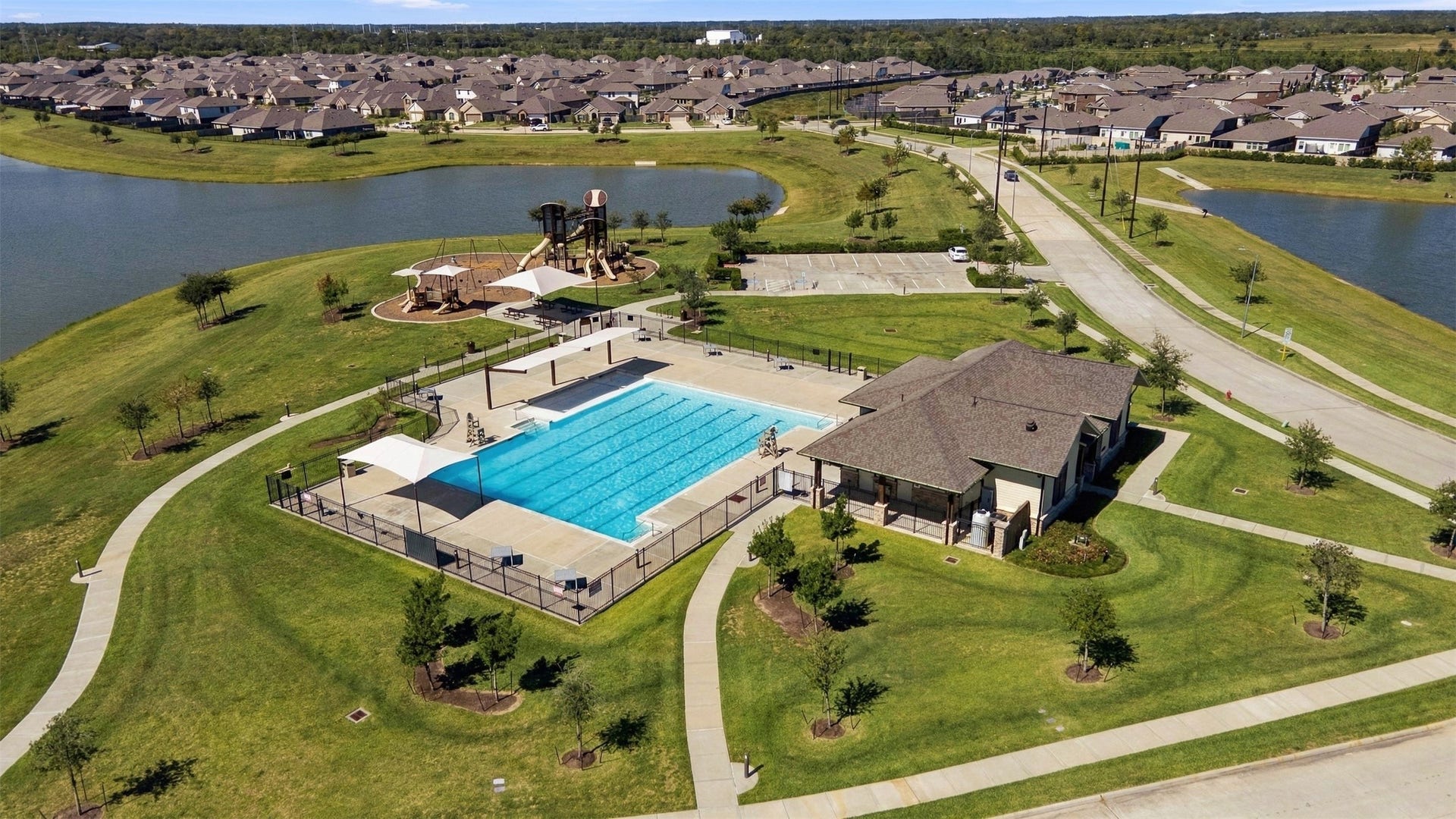4511 Aspen Colony Lane, Baytown, TX 77521 Club House / Massive Pool / Playground / Walking Trails / Lakes