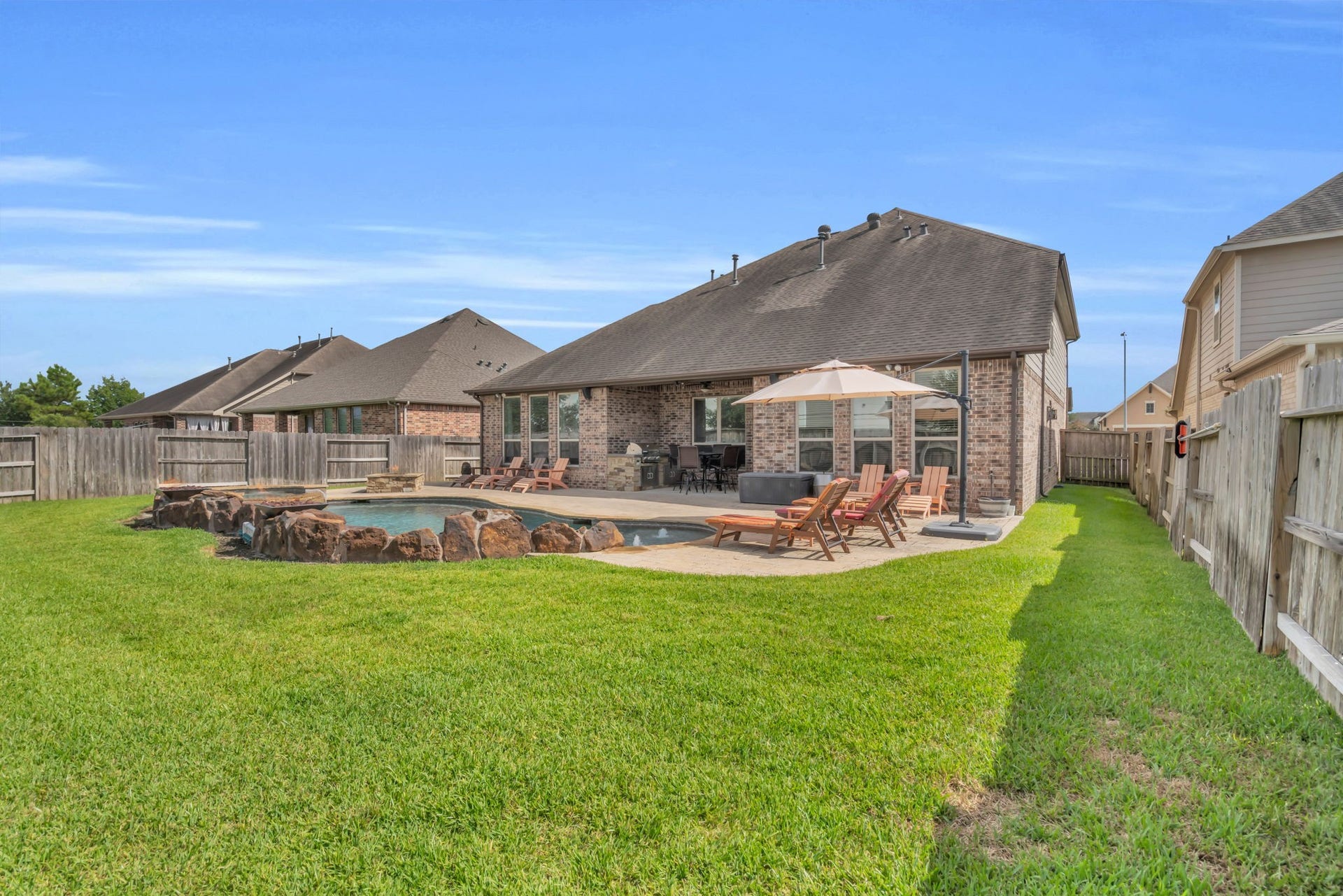 Side view of this backyard paradise.