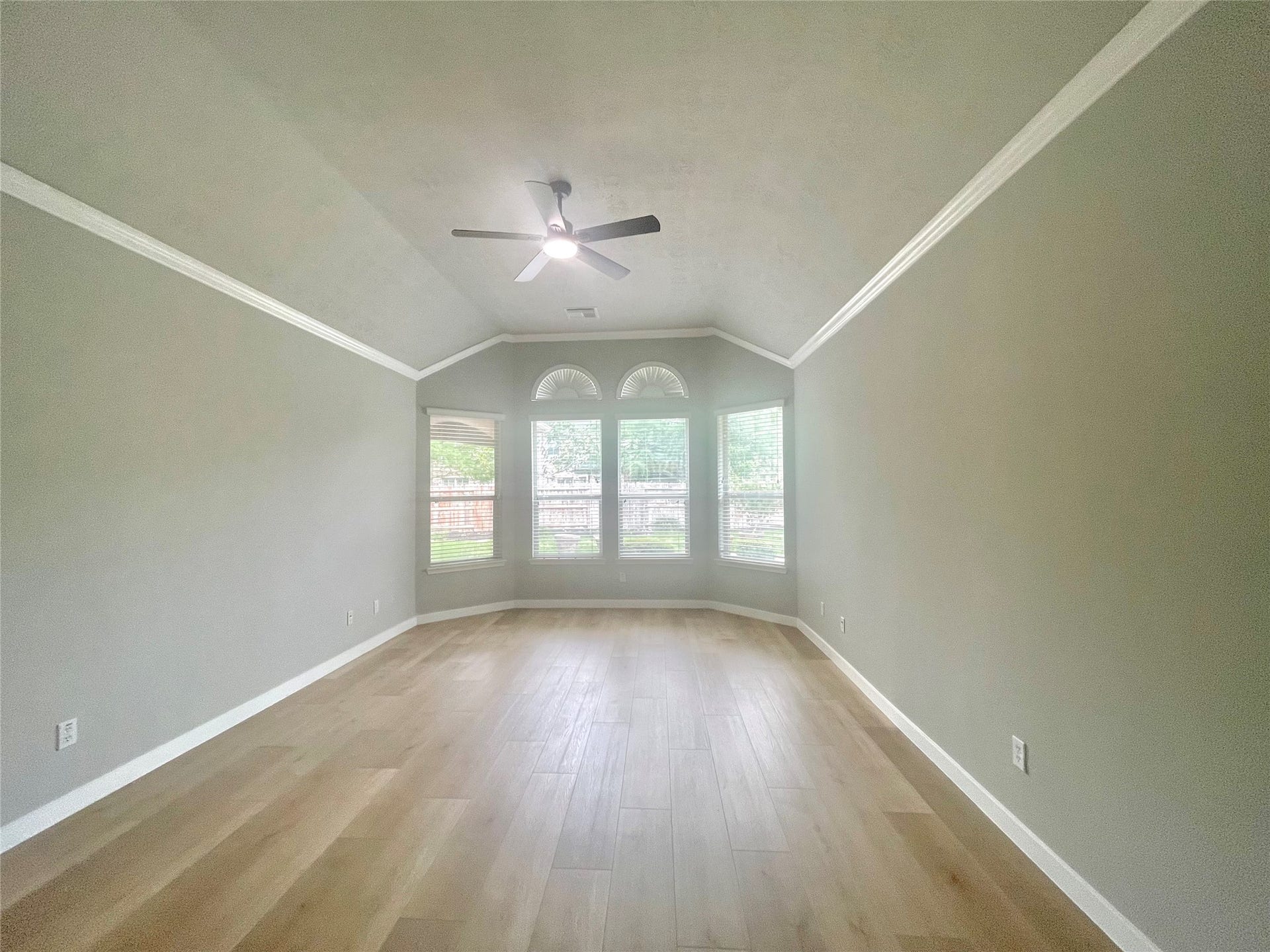 2003 Broken Branch Court, Katy, TX 77494 Master Bedroom with Bay Window & Sitting area