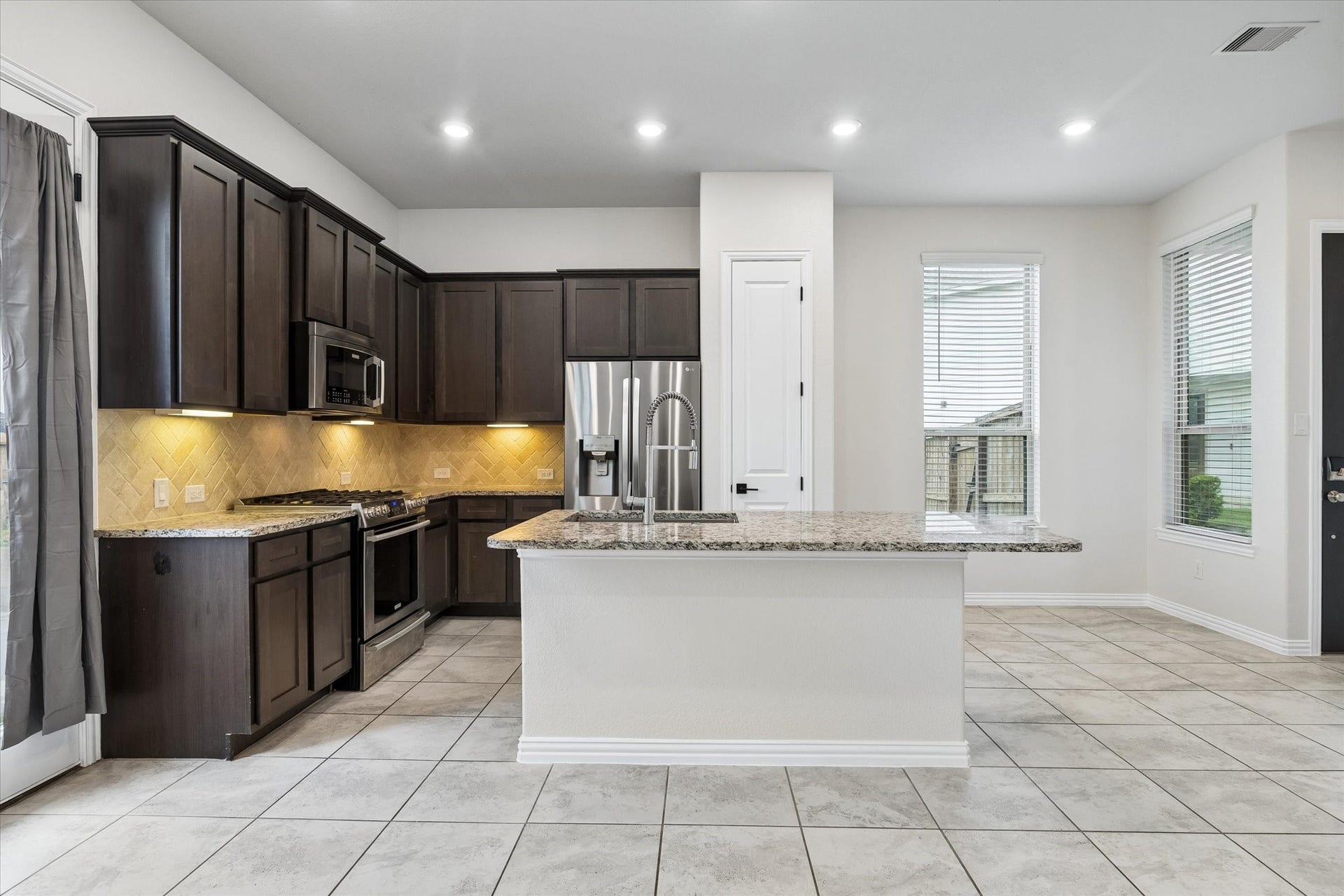 1606 Ryon Falls Drive, Richmond, TX 77469 1606 Ryon Falls Drive, Richmond, TX 77469